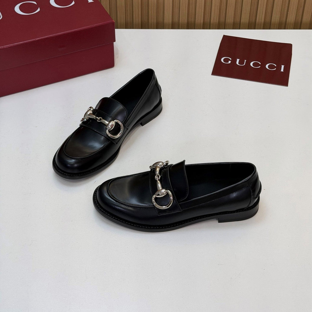 Gucci 26s Loafers Black Smooth Leather 156827