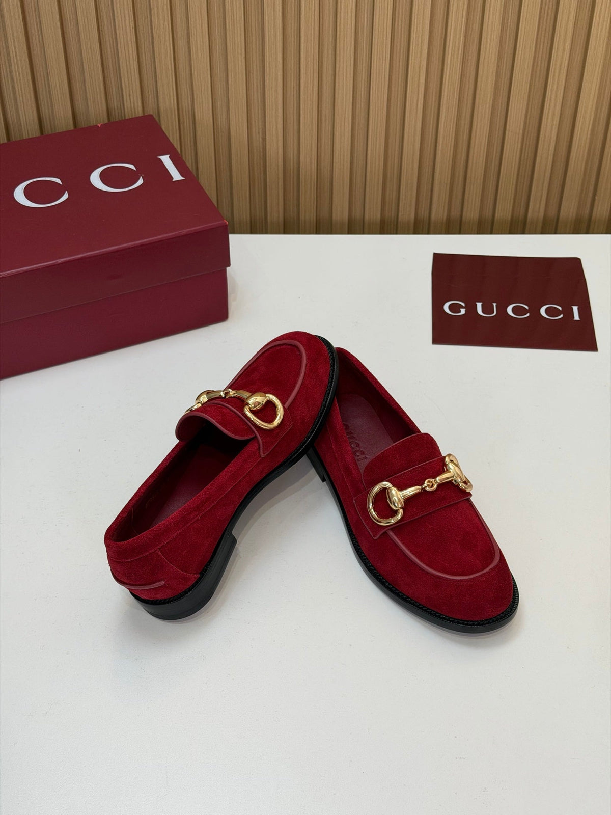 Gucci 26s Loafers Bordeaux Suede Leather 156820