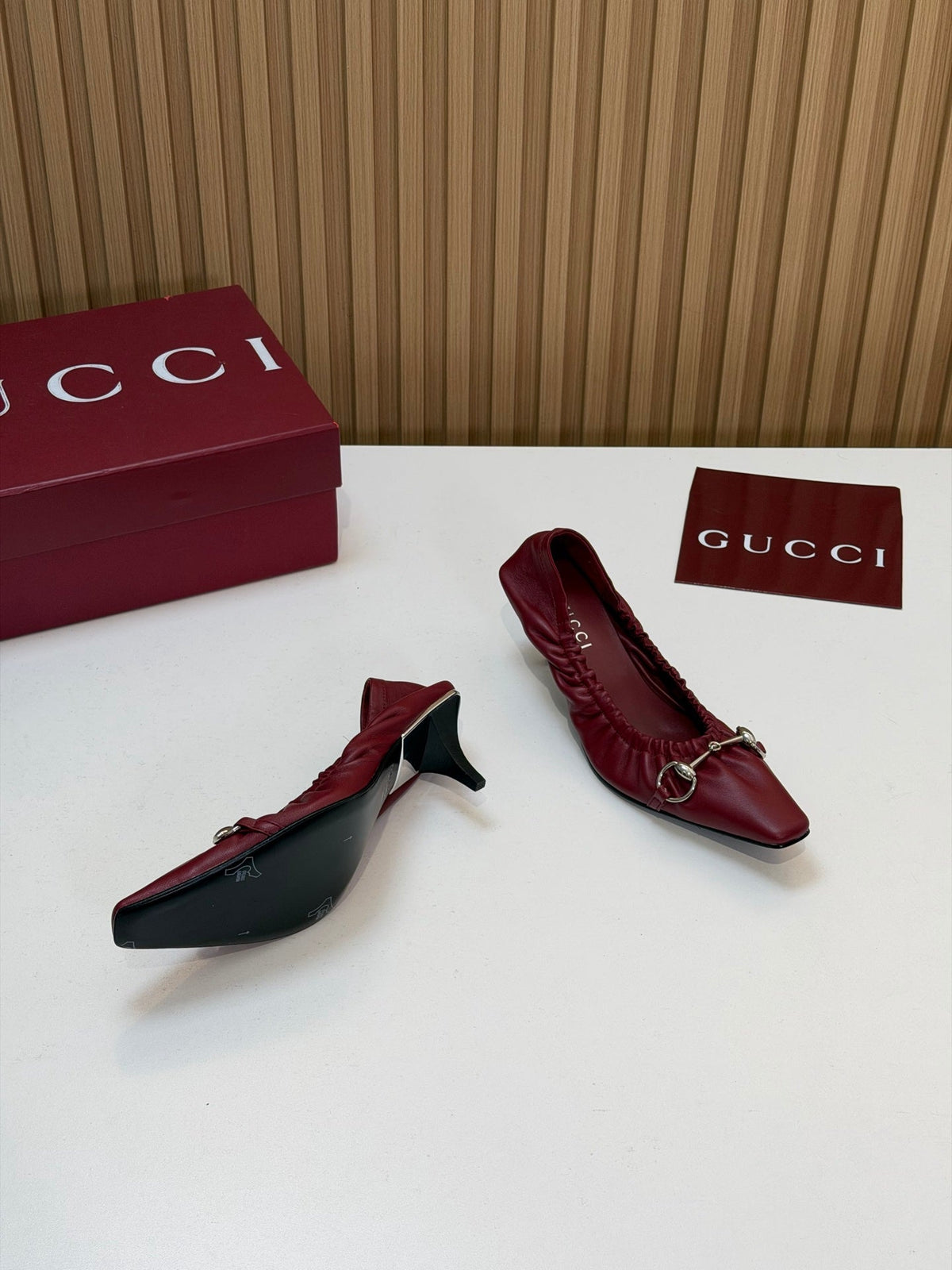 Gucci 26s Vittoria Pumps With Elastic Bordeaux Smooth Leather 156817