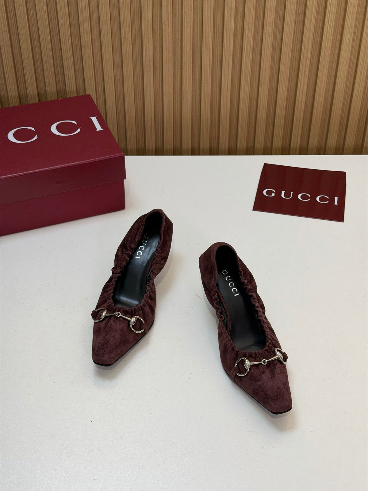 Gucci 26s Vittoria Pumps With Elastic Dark Brown Suede Leather 156819