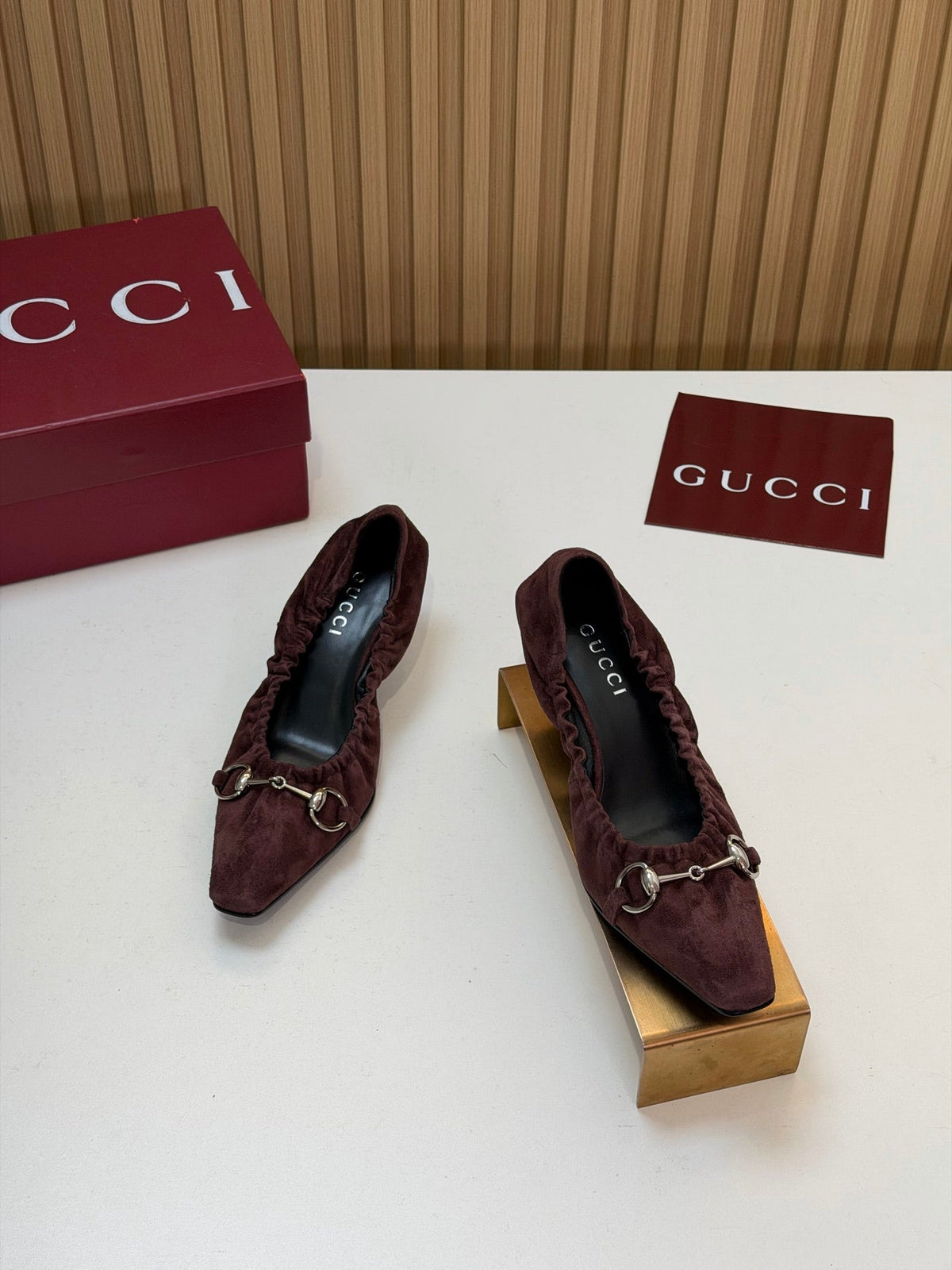 Gucci 26s Vittoria Pumps With Elastic Dark Brown Suede Leather 156819