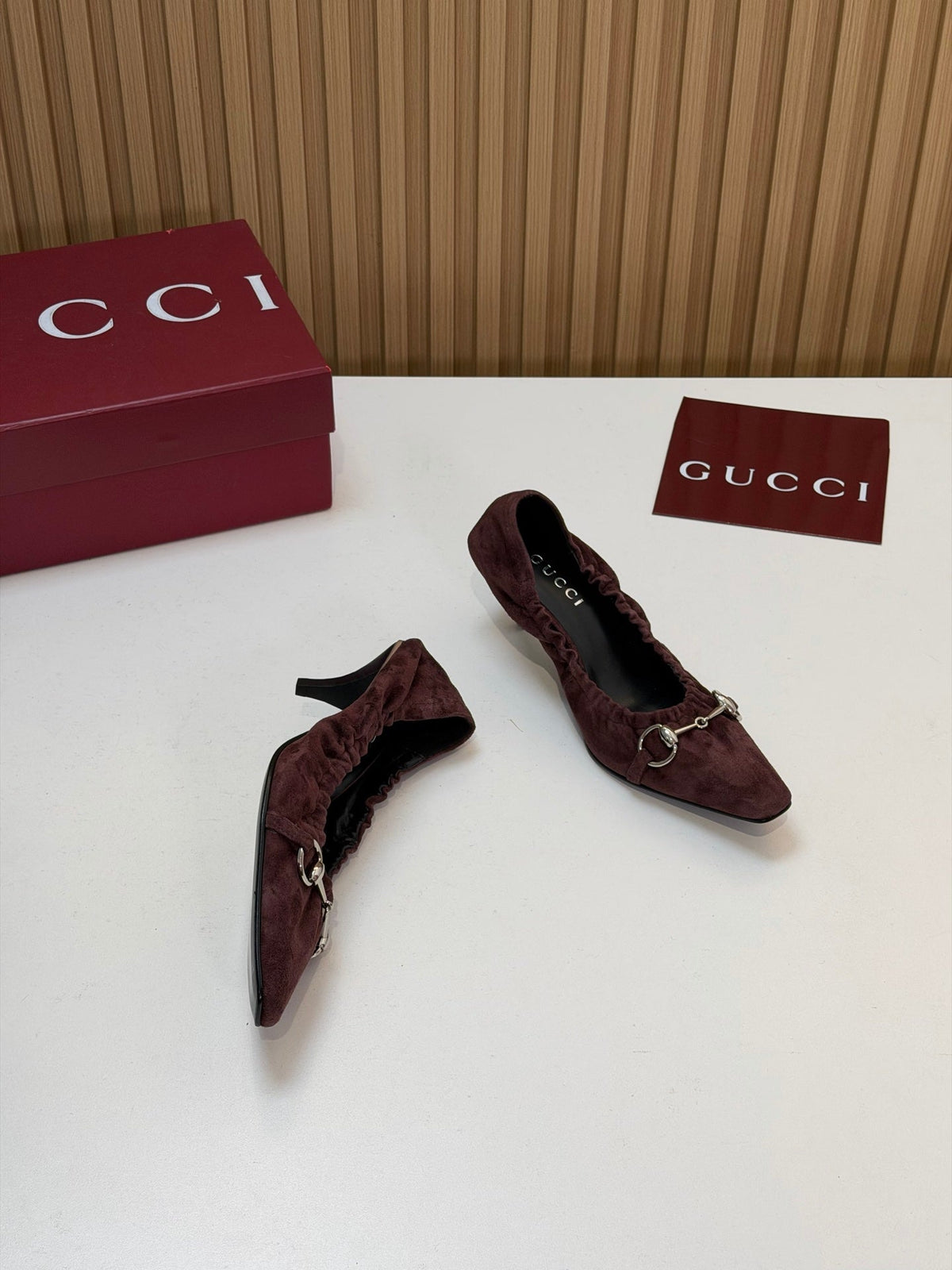 Gucci 26s Vittoria Pumps With Elastic Dark Brown Suede Leather 156819