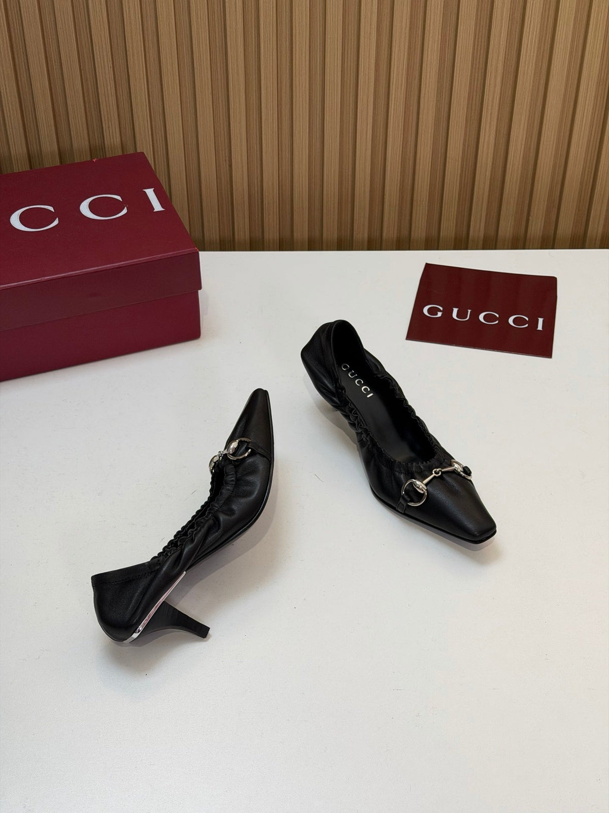 Gucci 26s Vittoria Pumps With Elastic Black Smooth Leather 156818
