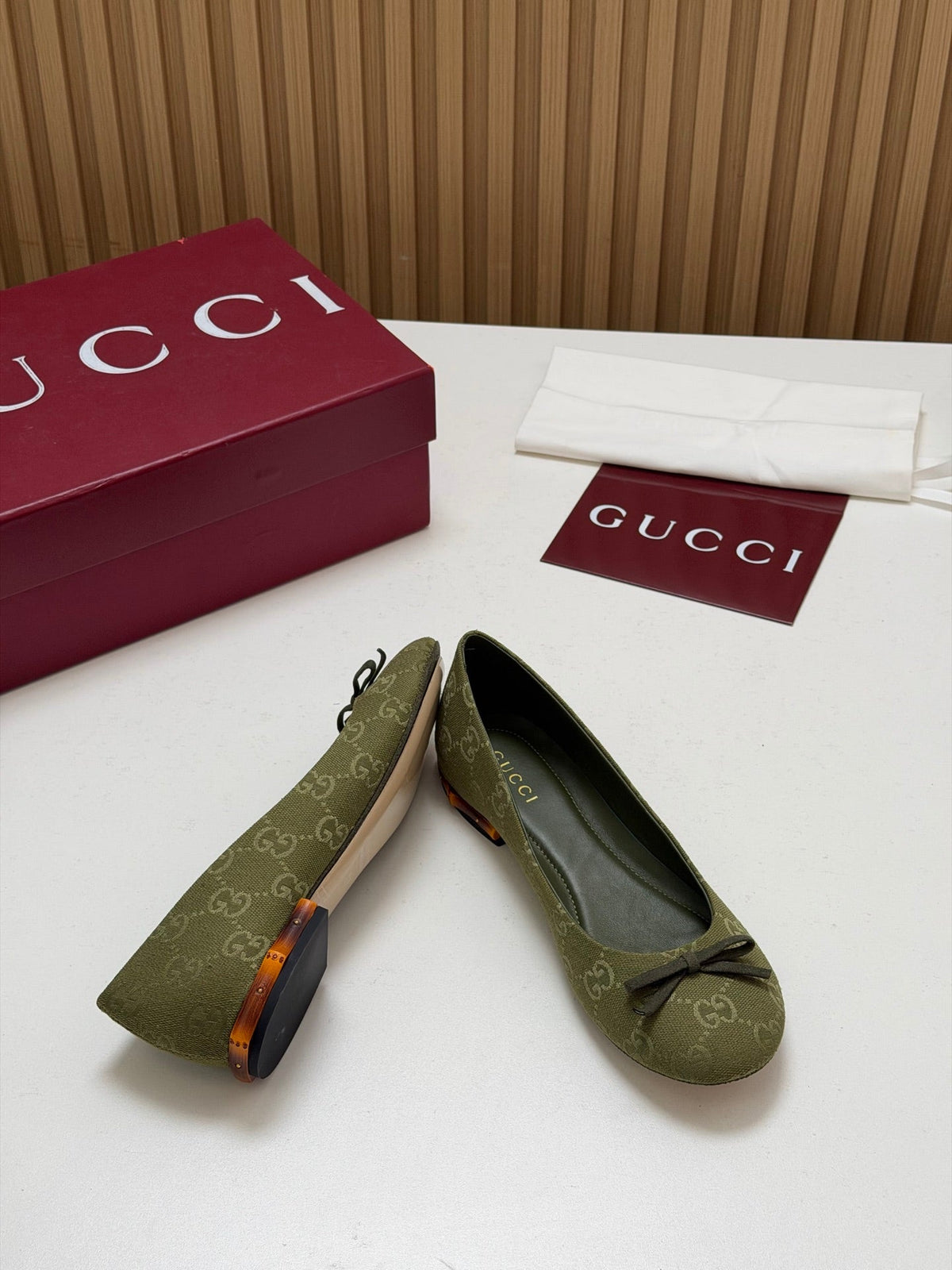Gucci 26s Crystal Ballerina With Bamboo Flats Green GG Canvas 156870