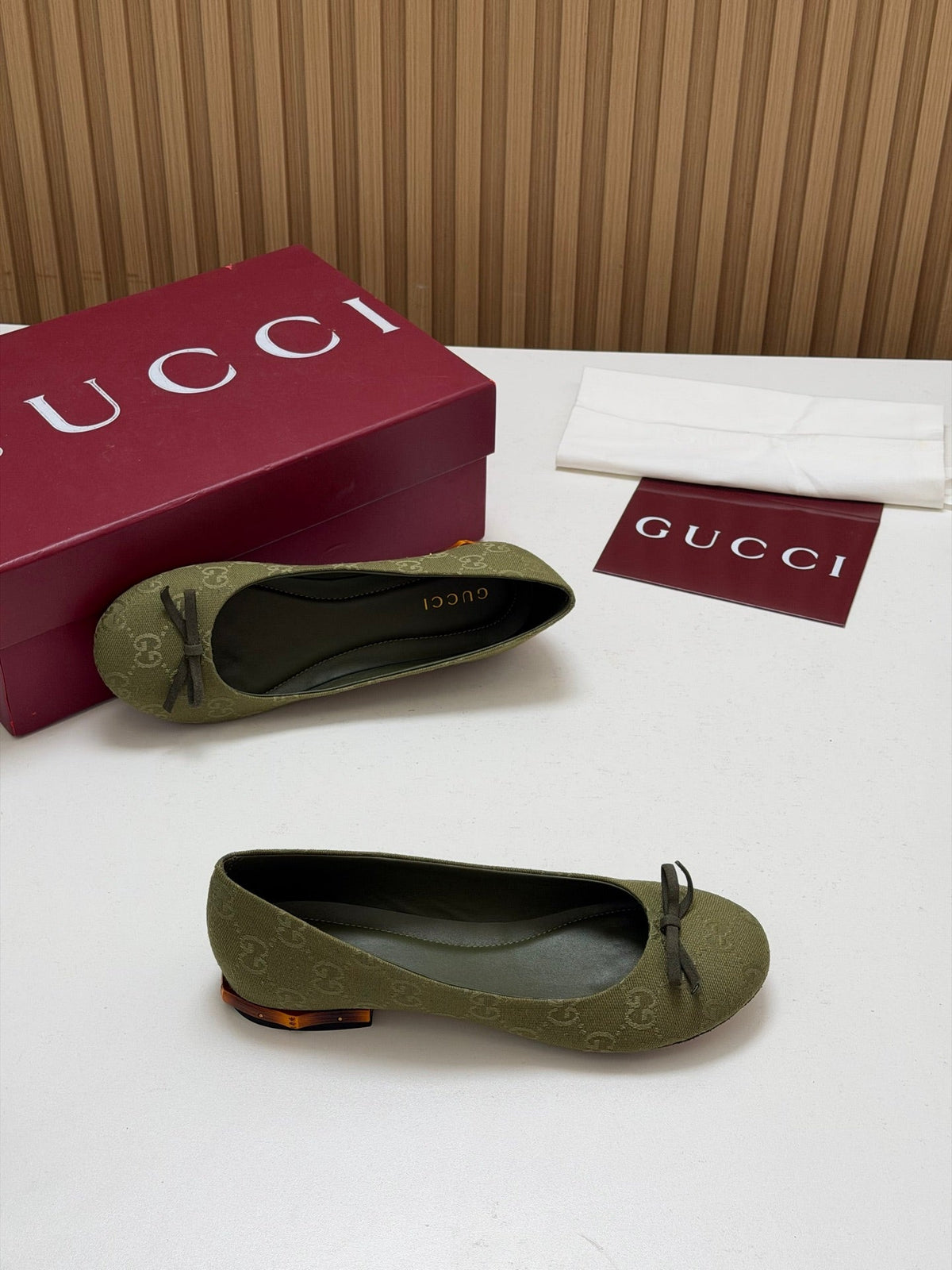 Gucci 26s Crystal Ballerina With Bamboo Flats Green GG Canvas 156870
