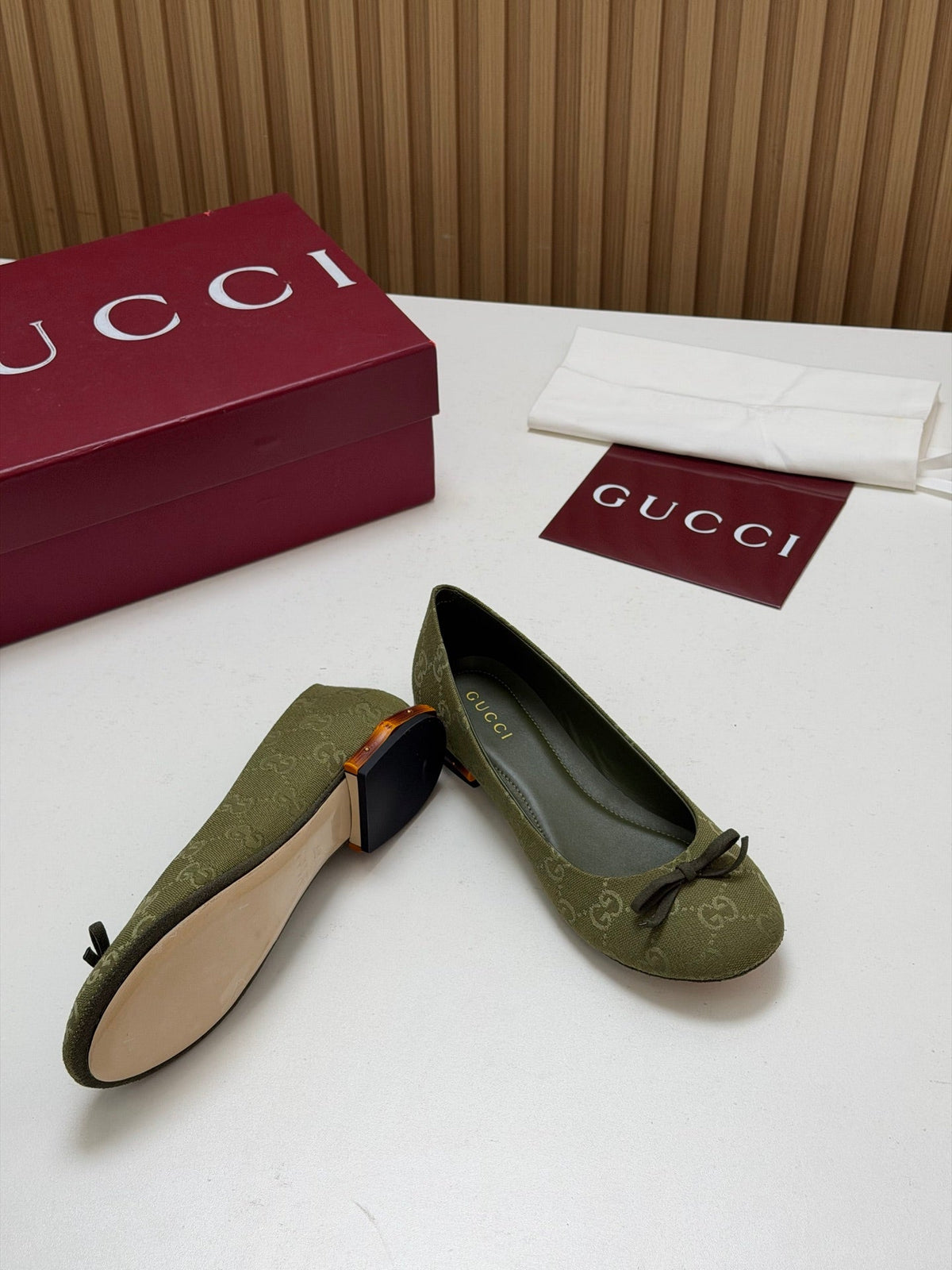 Gucci 26s Crystal Ballerina With Bamboo Flats Green GG Canvas 156870