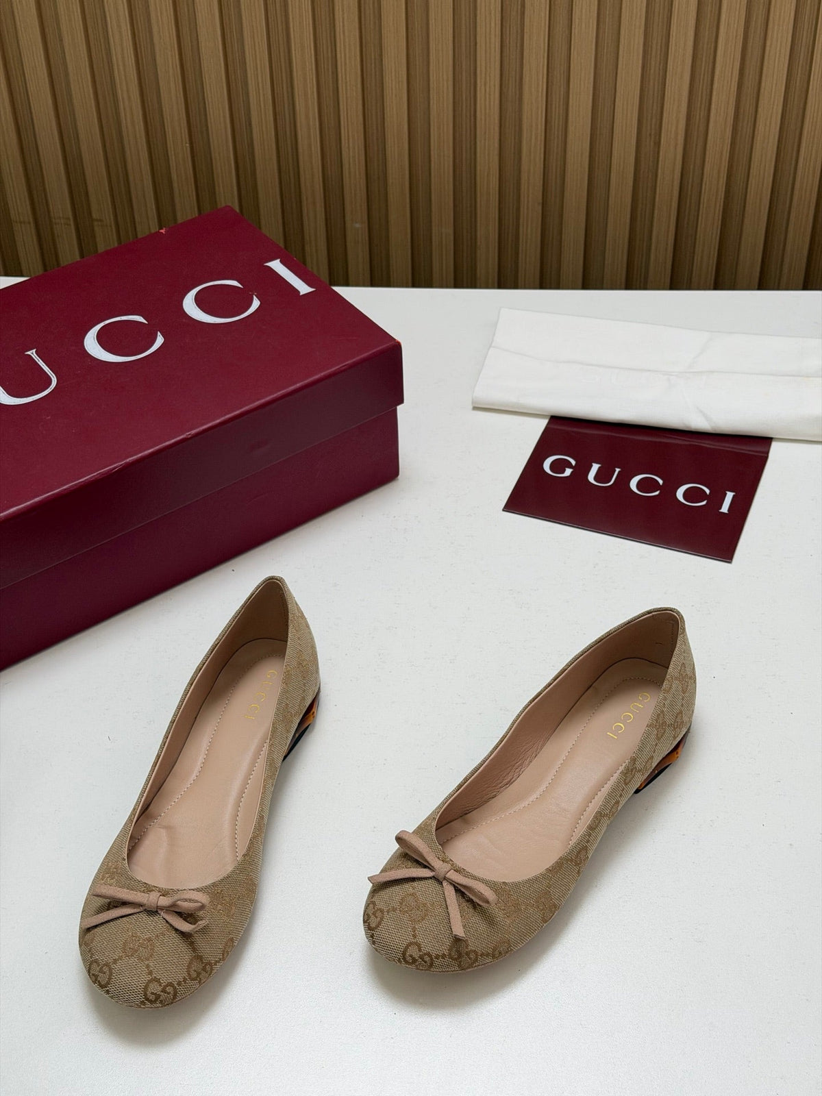 Gucci 26s Crystal Ballerina With Bamboo Flats Beige GG Canvas 156873