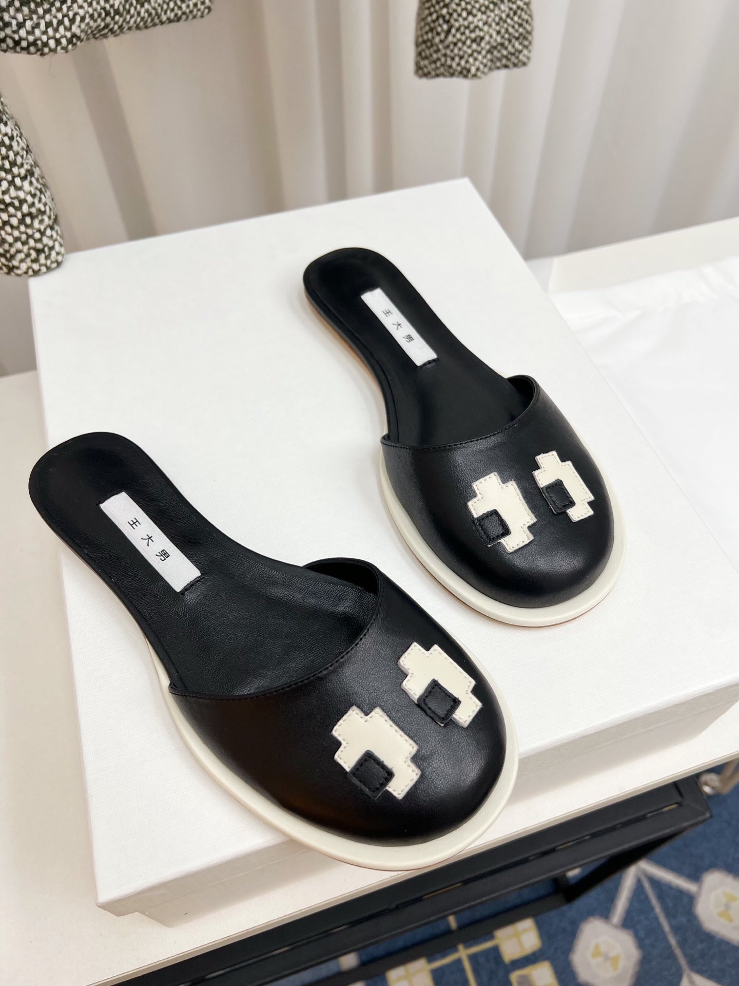 The Row Semi Slippers Black Sheepskin 827492