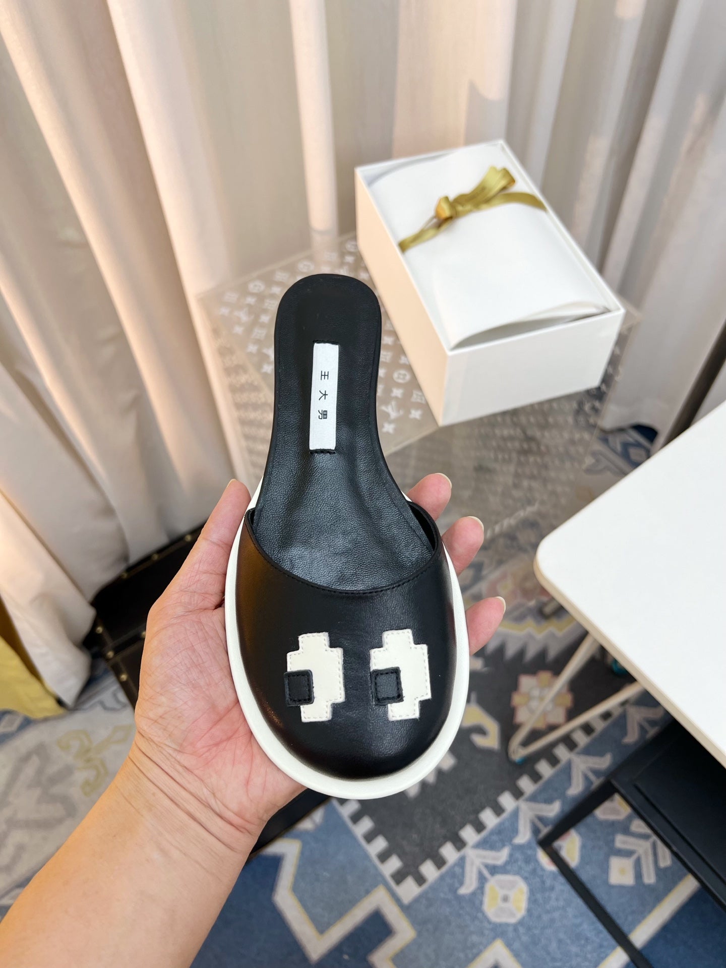 The Row Semi Slippers Black Sheepskin 827492