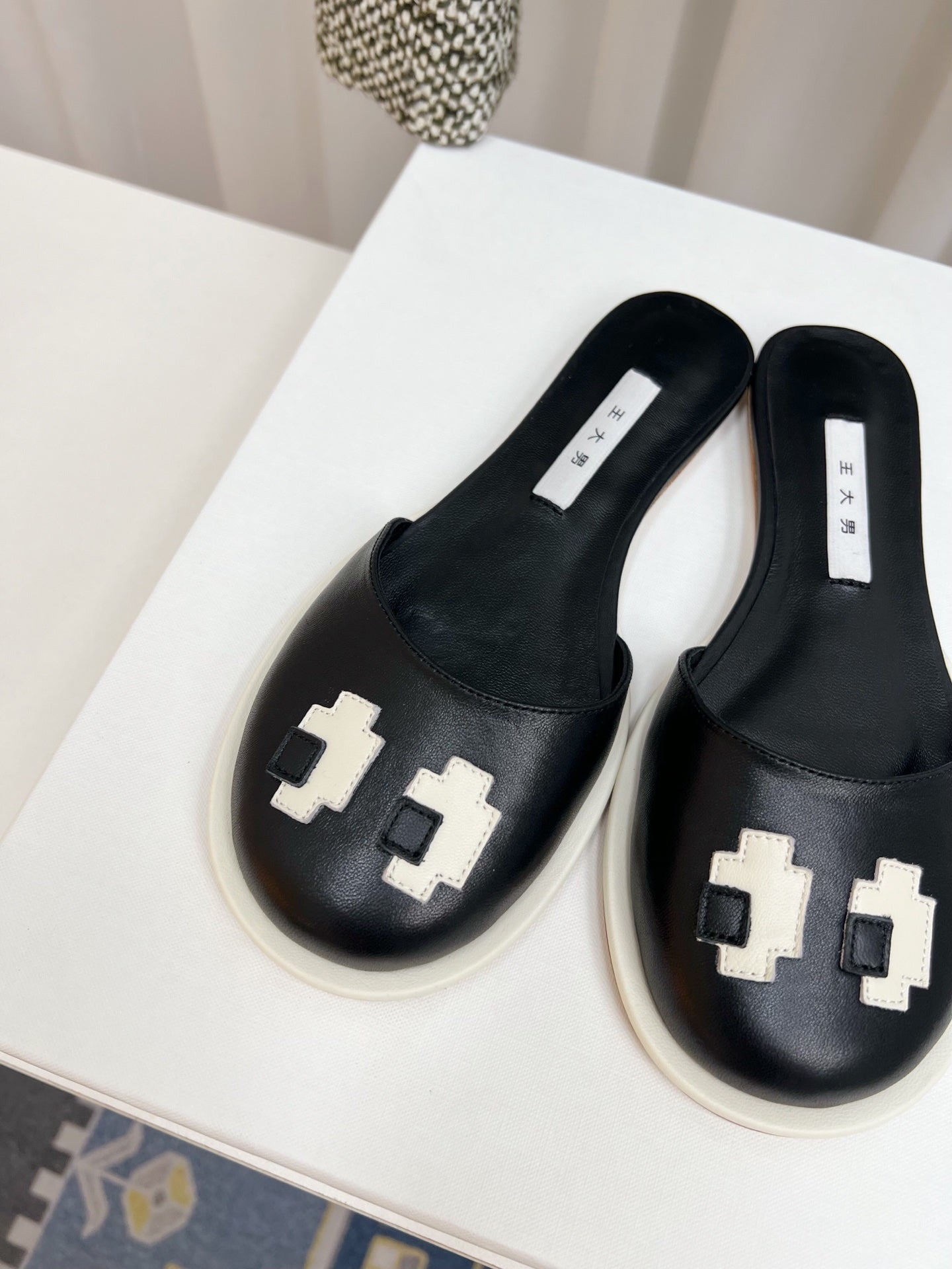 The Row Semi Slippers Black Sheepskin 827492