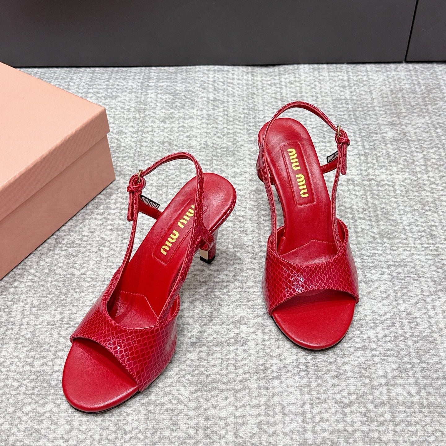 Miu 26s Heeled Sandals 8.5cm Red Snakeskin Texture 680491