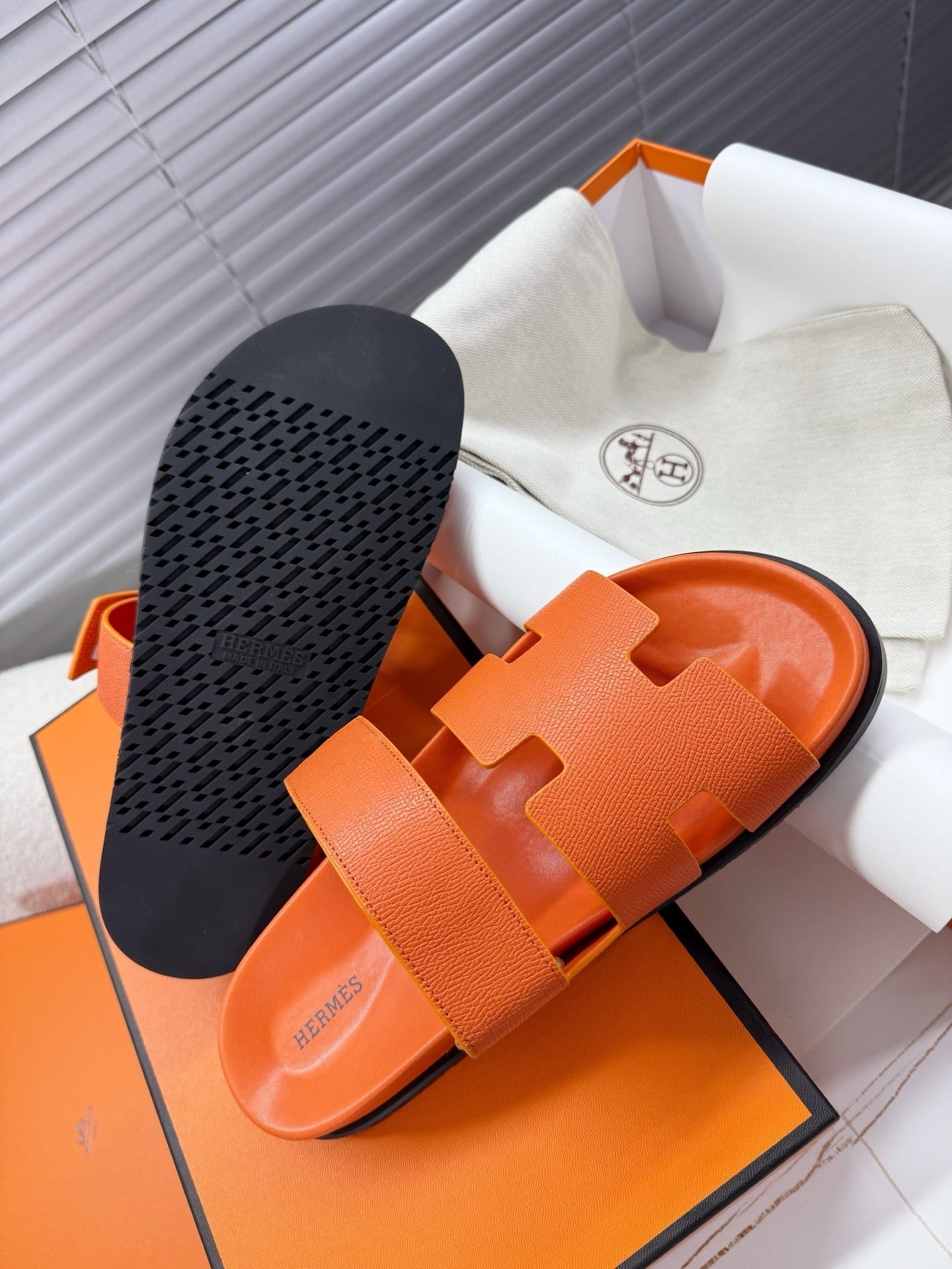 HM Chypre Sandal Orange Calfskin 205480