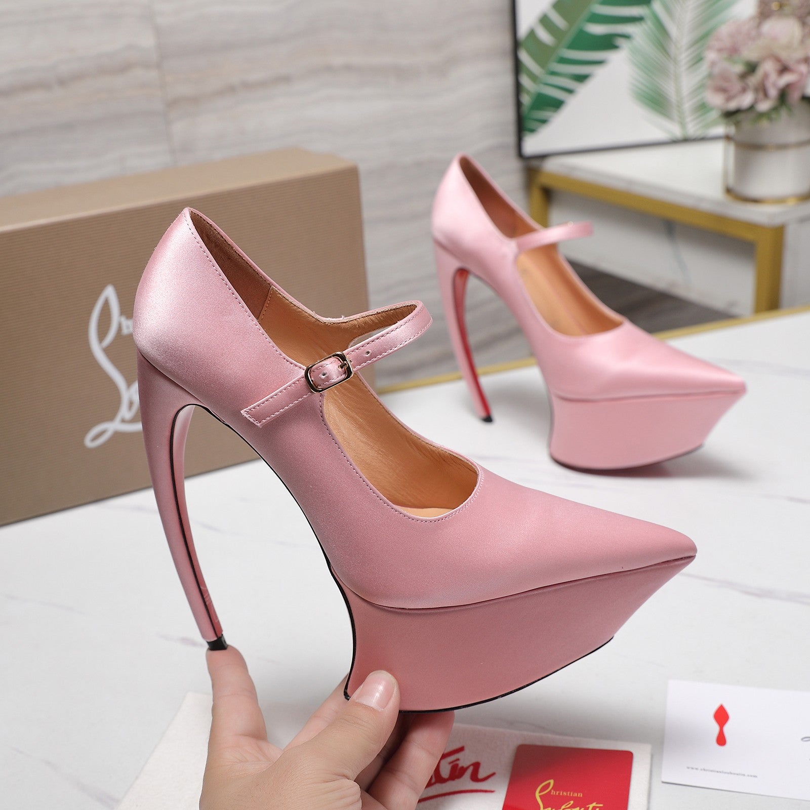 CL Matières Fécales Platform Pumps 15cm Light Pink Satin 637888