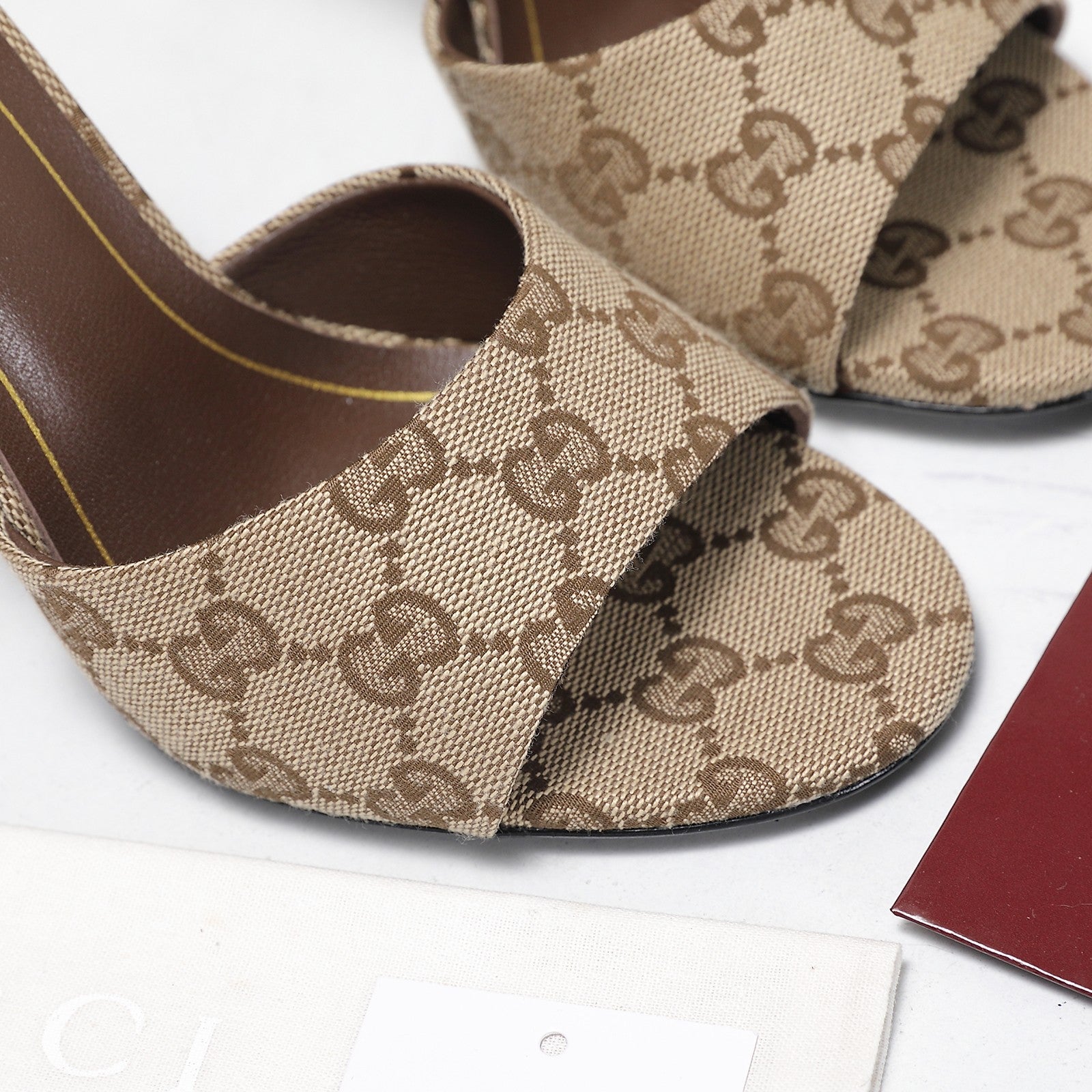 GG 26s Slide 5.5 With Bamboo Motif Beige Canvas 961215
