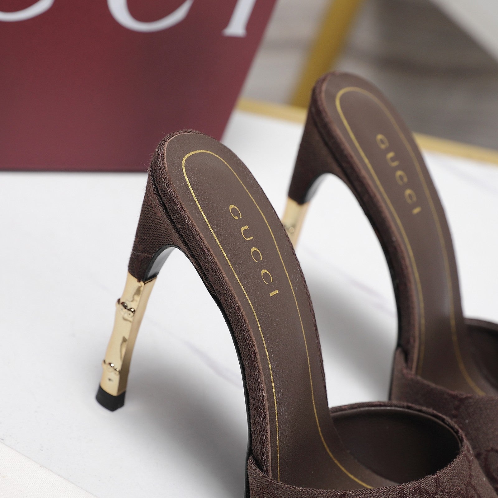 GG 26s Slide 10.5 With Bamboo Motif Coffee Canvas 961218