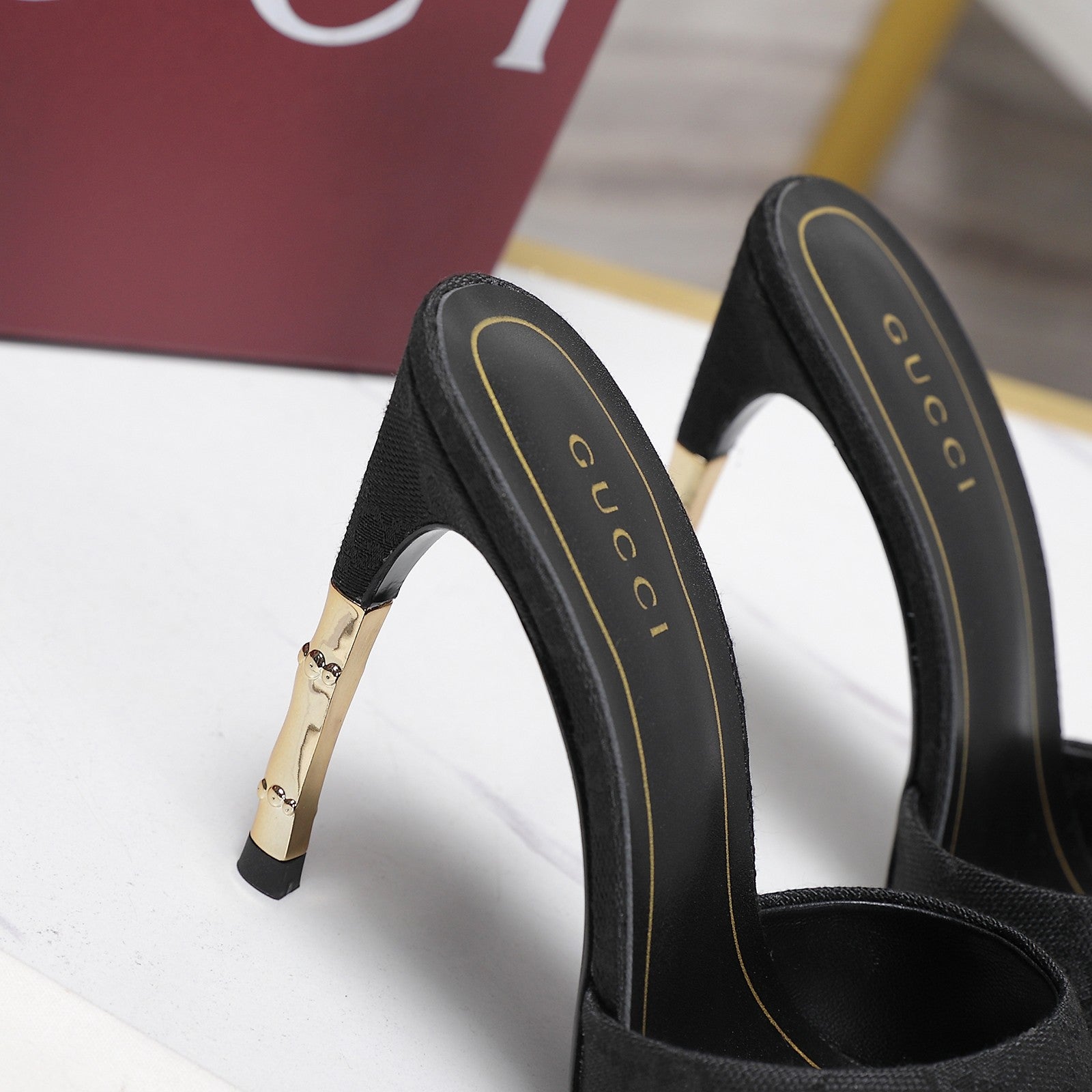 GG 26s Slide 10.5 With Bamboo Motif Black Canvas 961219