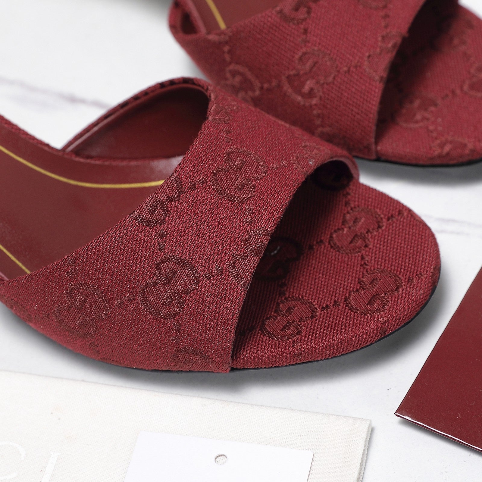 GG 26s Slide 5.5 With Bamboo Motif Red Canvas 961225
