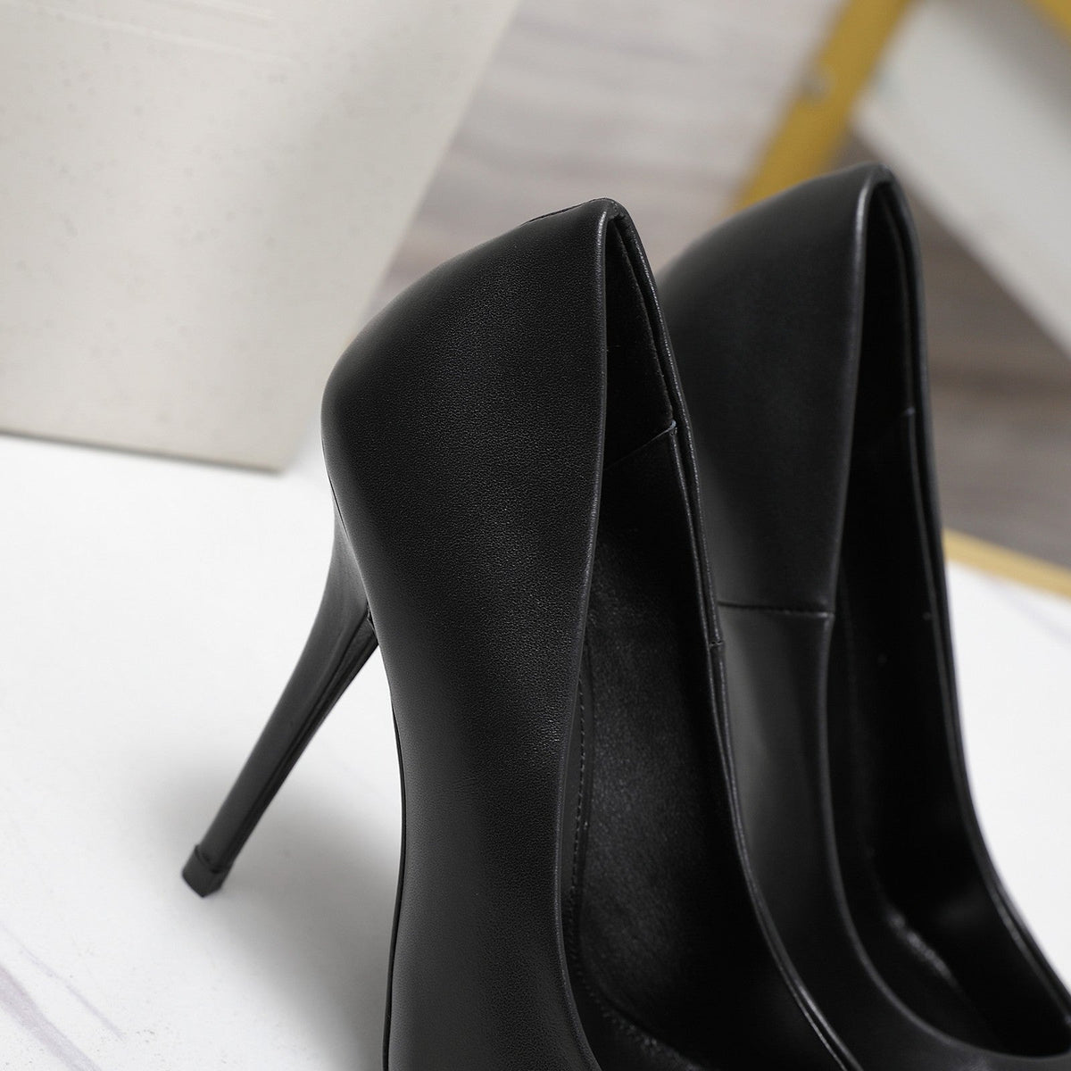 YSL 26s Zoe Pumps Black Black Leather 125853