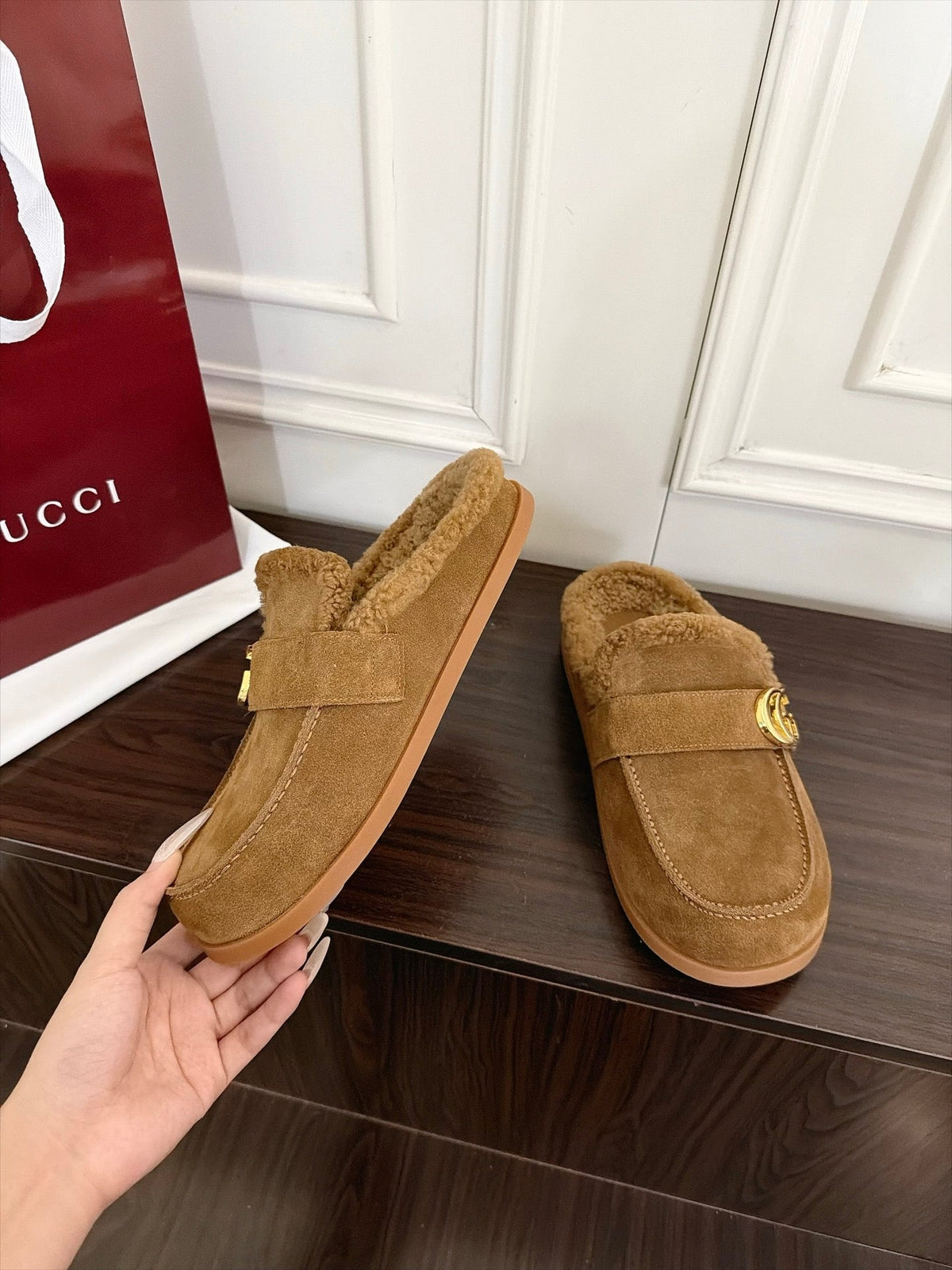 GG 26s Shearling Slippers Beige Suede 154150
