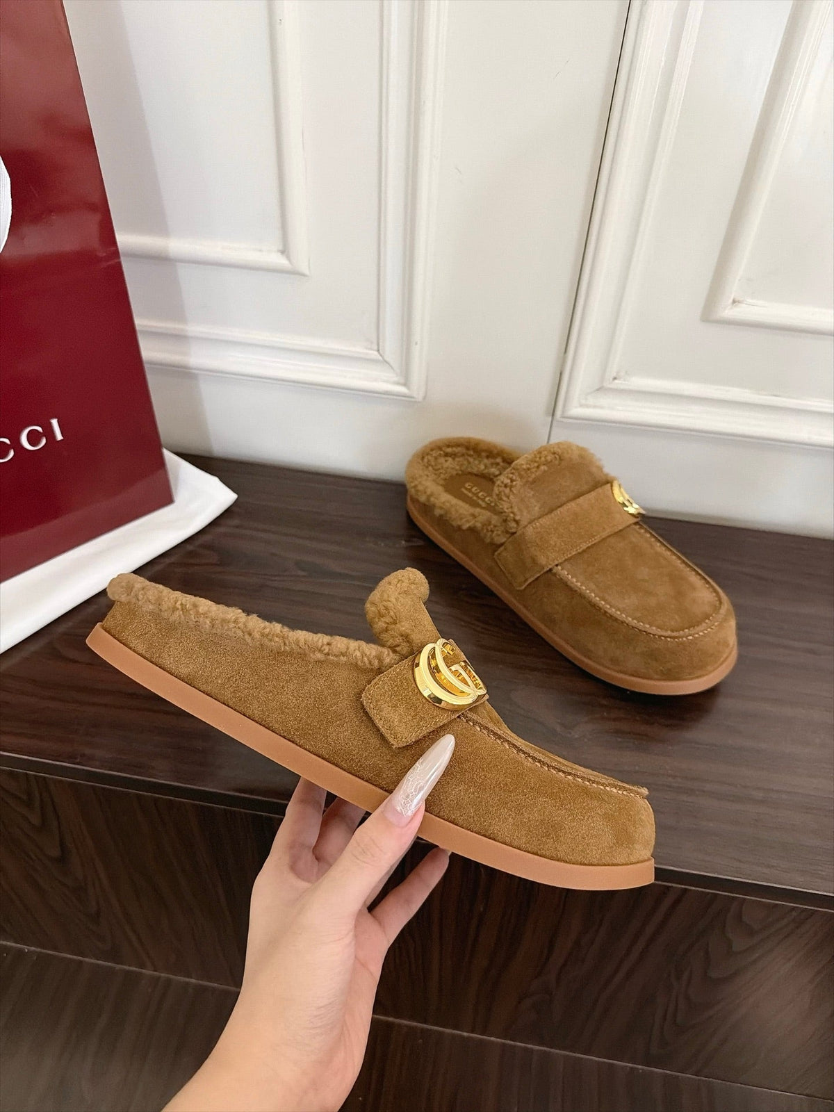 GG 26s Shearling Slippers Beige Suede 154150