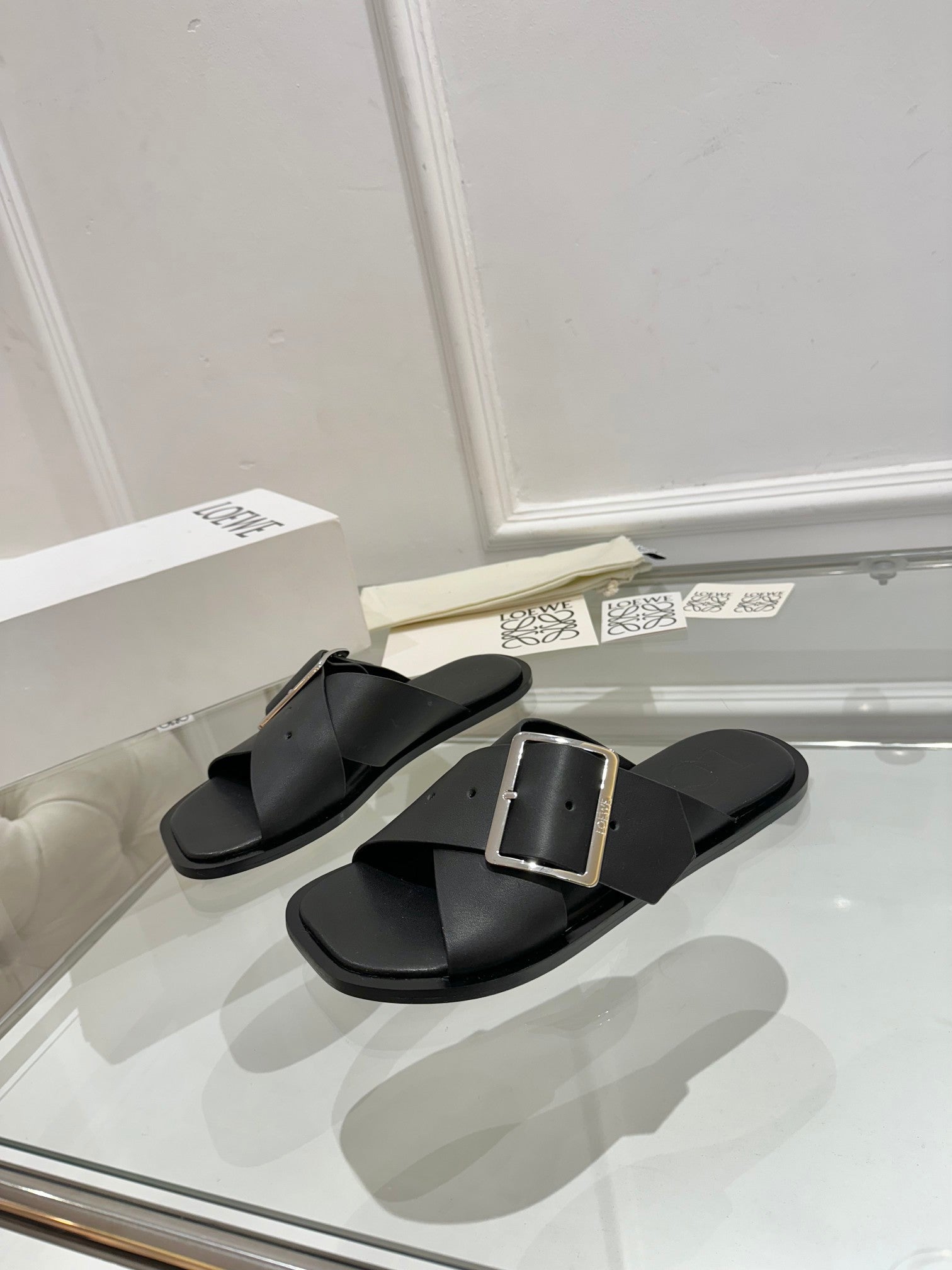Loewe Petal Buckle Slide Black Leather 881316