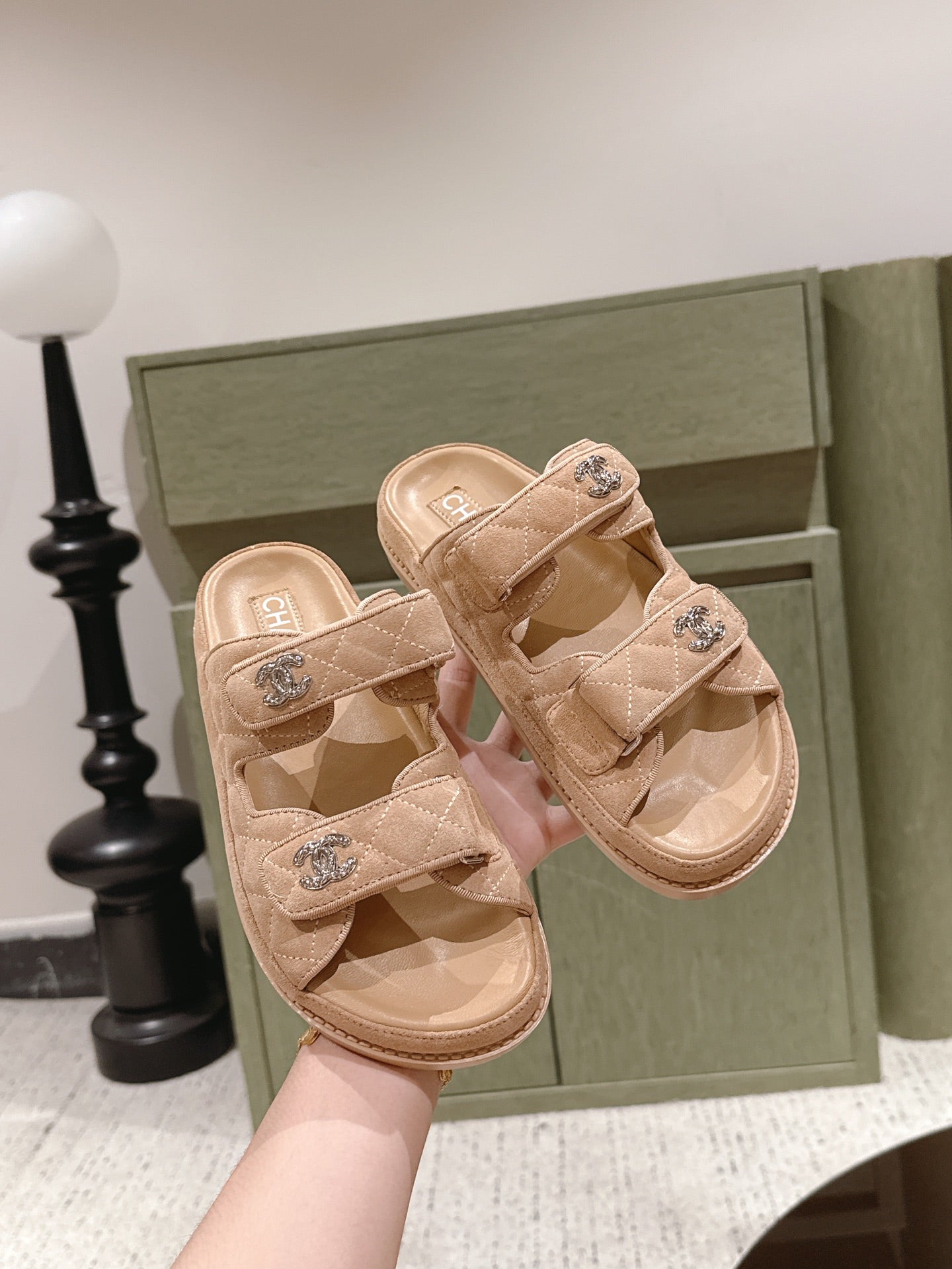 CC 26s Dad Sandal Mule Light Brown Suede 762933