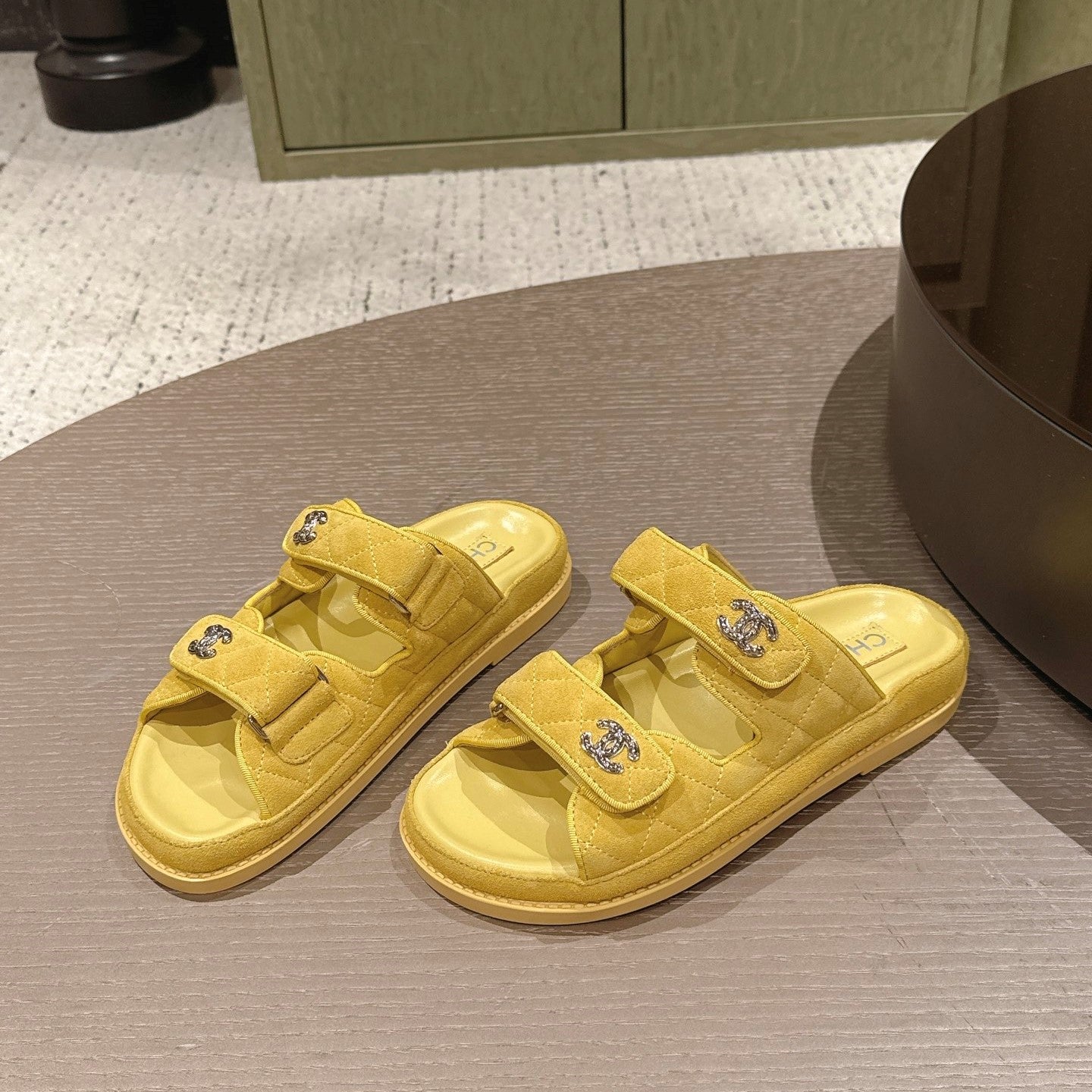 CC 26s Dad Sandal Mule Yellow Suede 762934