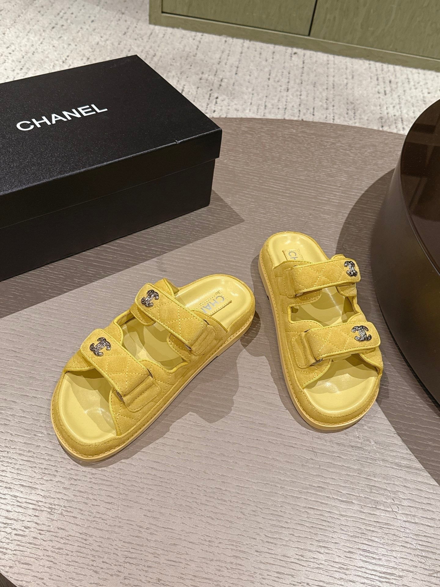 CC 26s Dad Sandal Mule Yellow Suede 762934