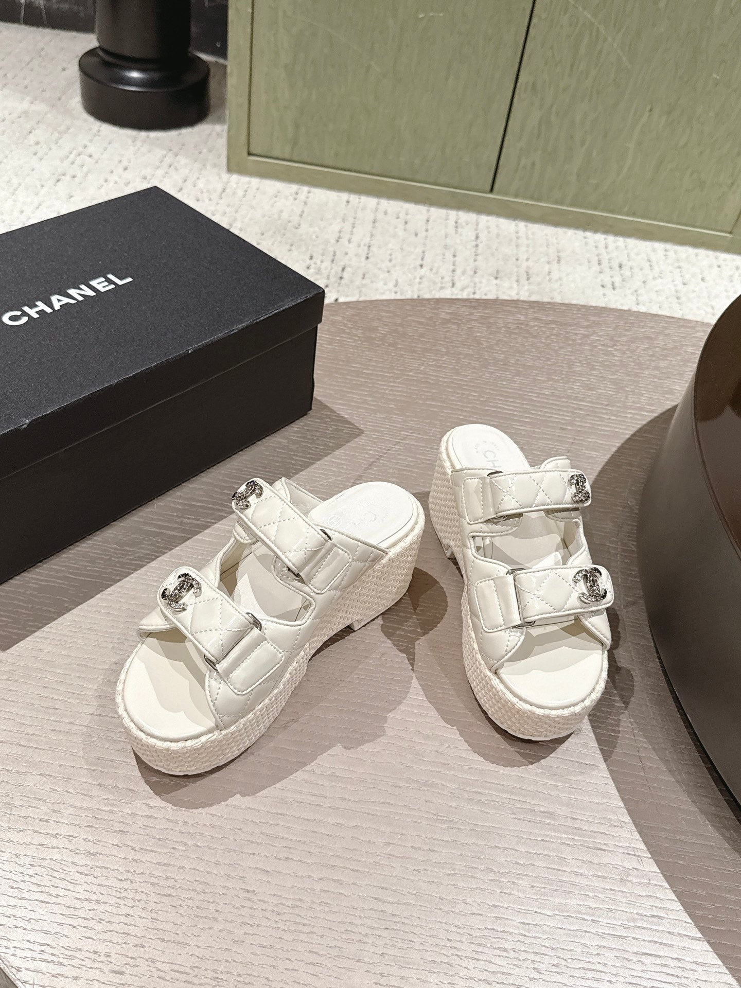 CC 26s Dad Platform Sandal Mule White Sheepskin 762876