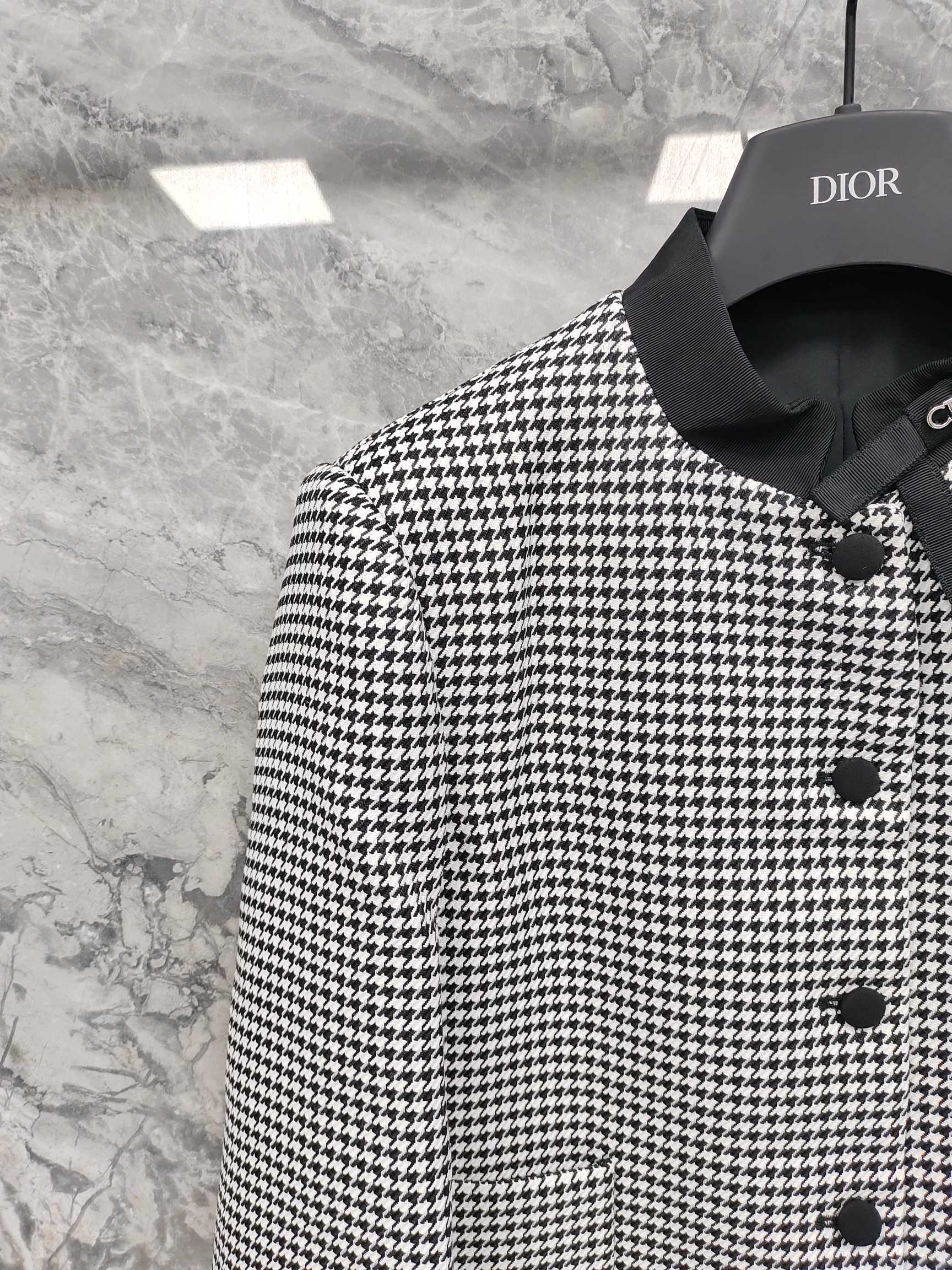 CD 26s Jacke im Cropped-Stil Black White Wool 363523