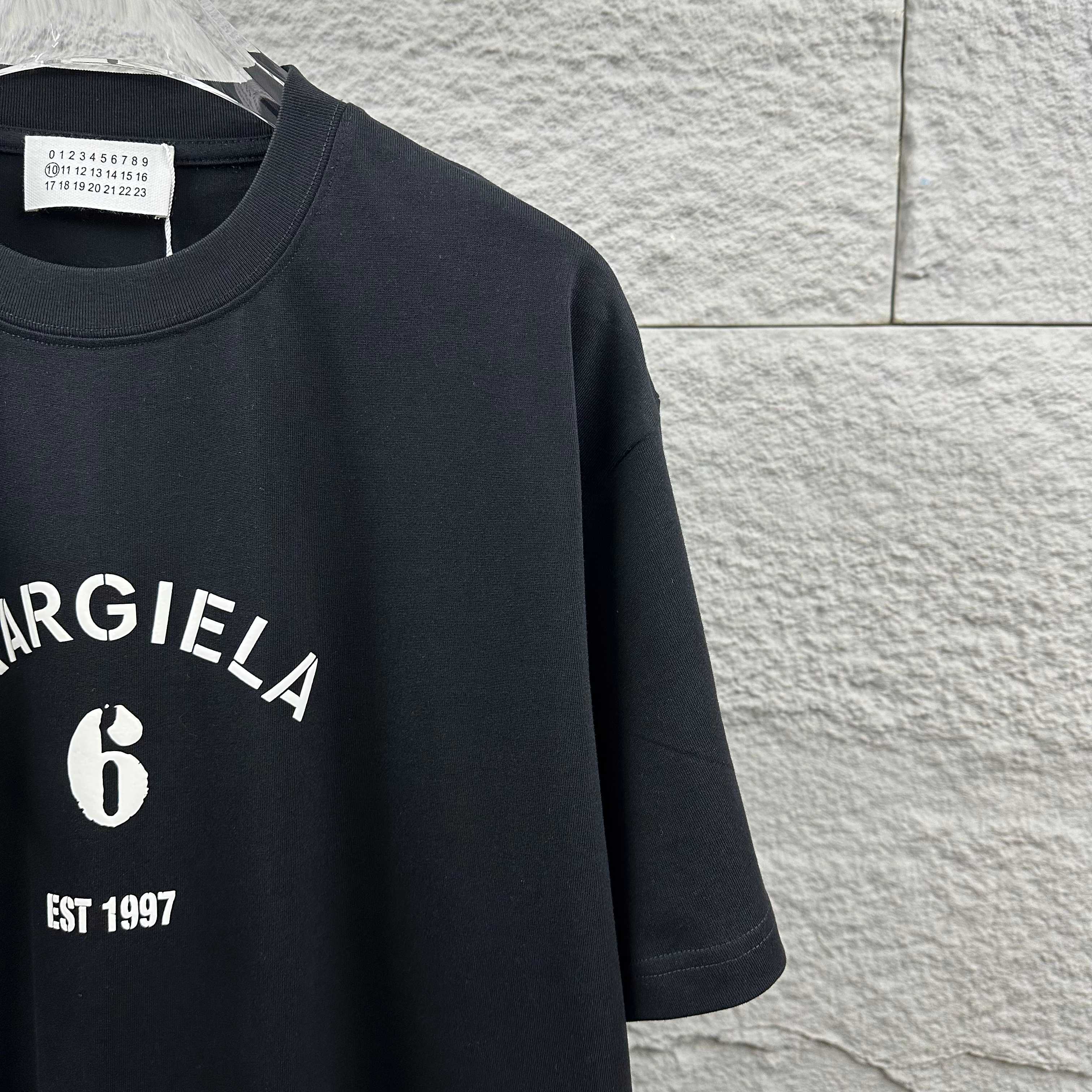 MM6 3D Foamed Short-Sleeve T-Shirt Black Cotton 387984