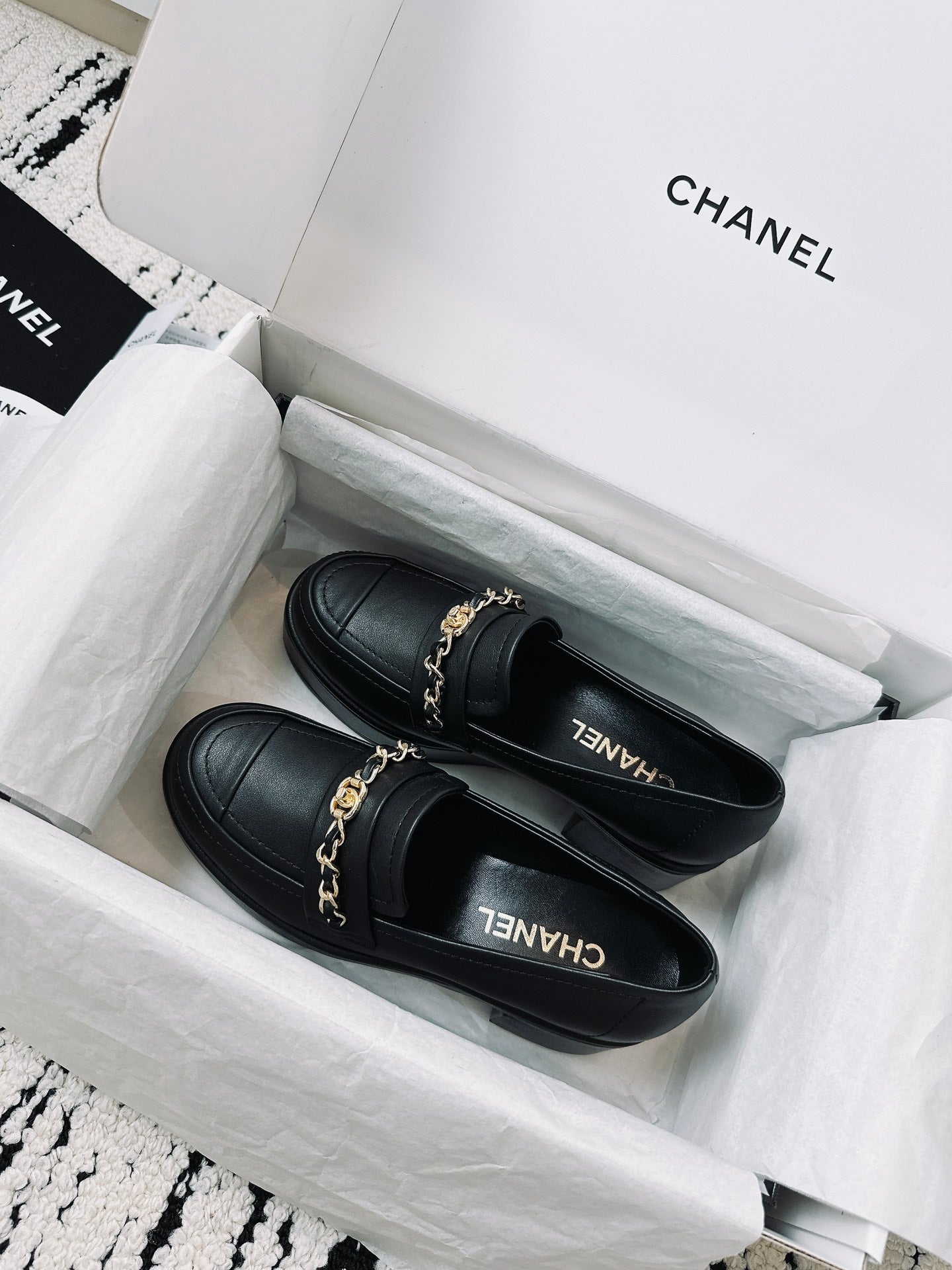 CC Moccasins 55mm In Black Lambskin With Chain 144479