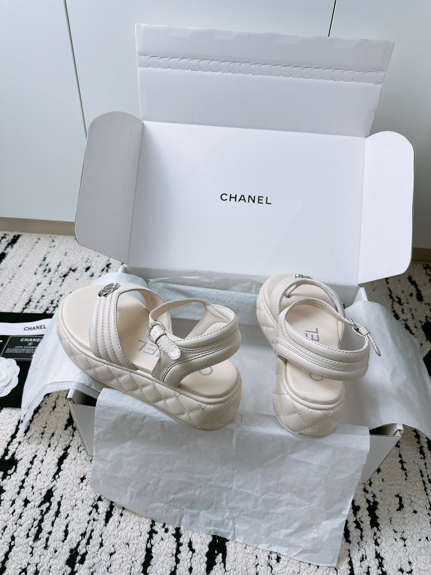 CC Sandals In White Lambskin 144530