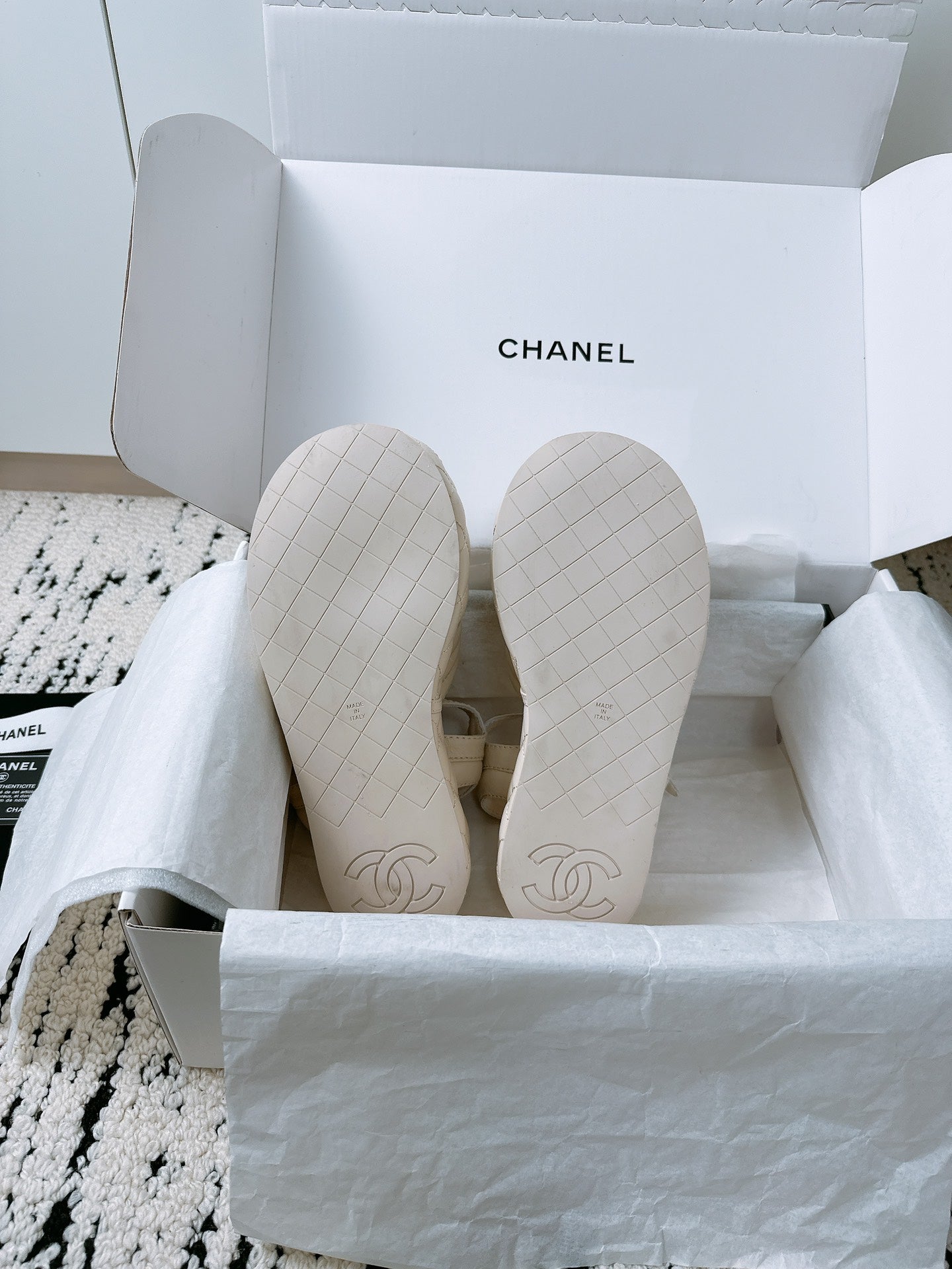 CC Sandals In White Lambskin 144530