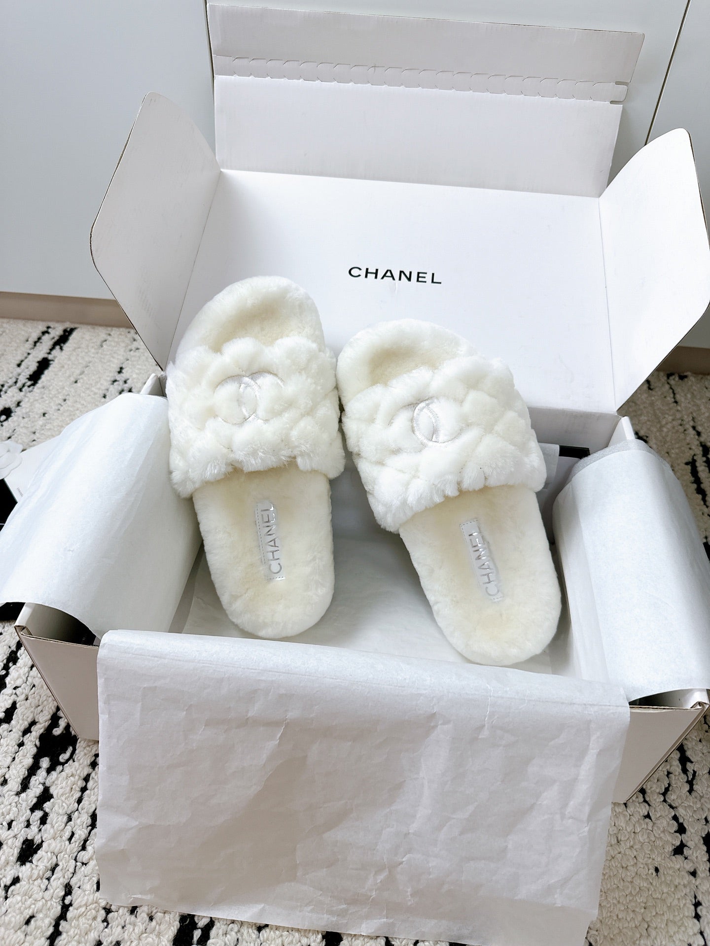 CC 25s Slippers 50mm White Wool 433607