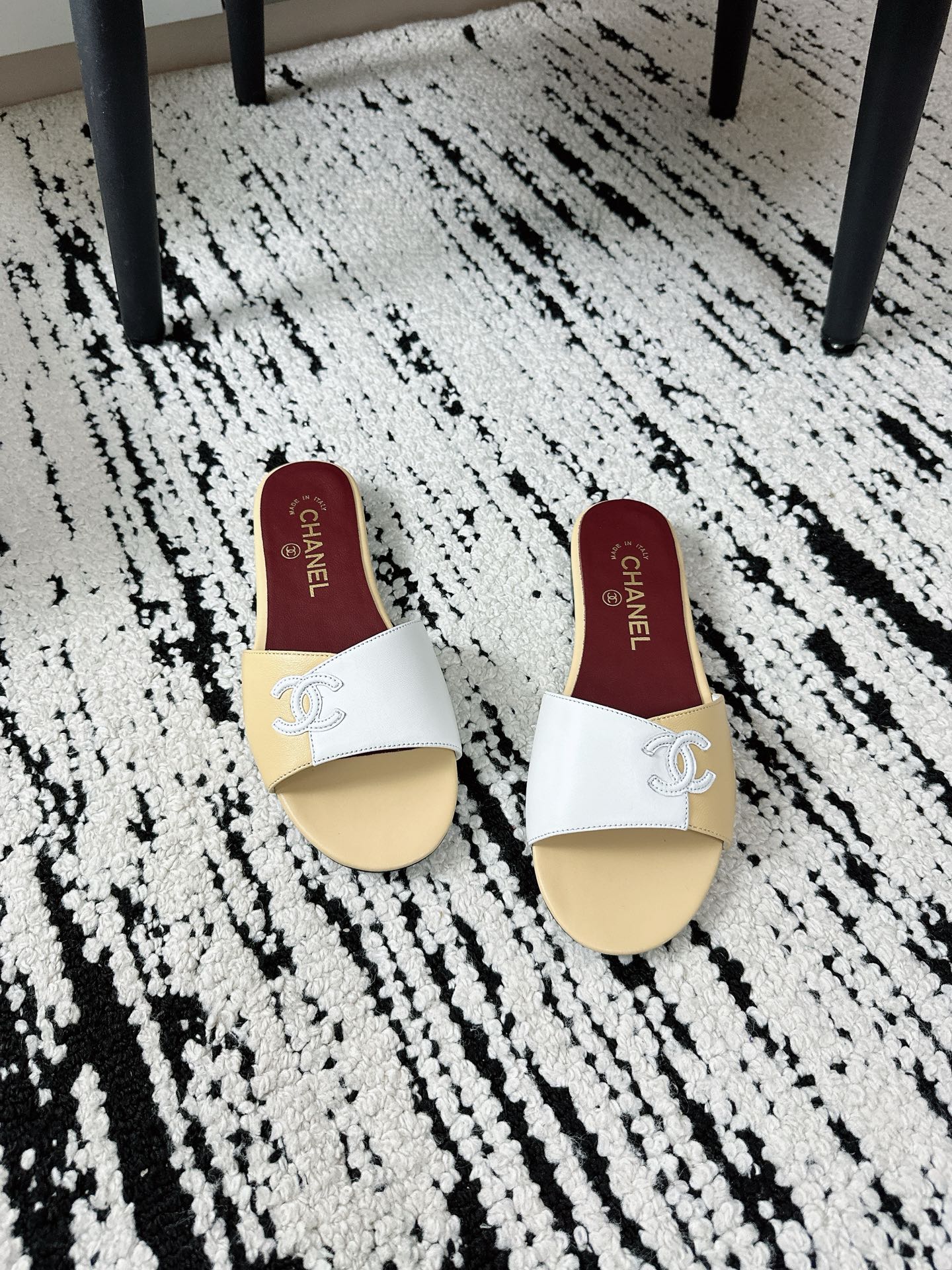 CC Cruise 2025/26 Flat Mules Light Beige White Lambskin