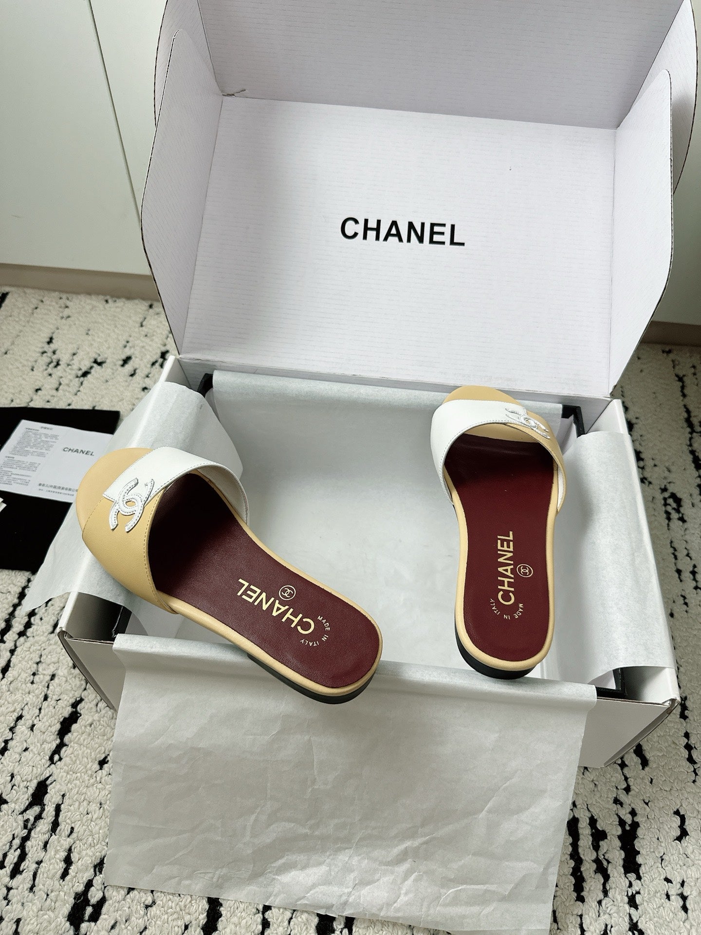 CC Cruise 2025/26 Flat Mules Light Beige White Lambskin