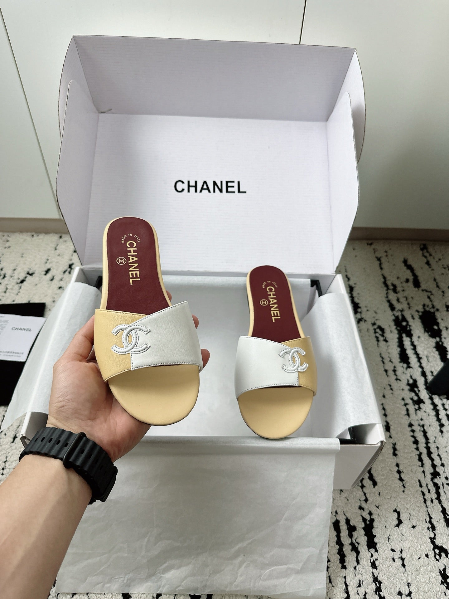 CC Cruise 2025/26 Flat Mules Light Beige White Lambskin