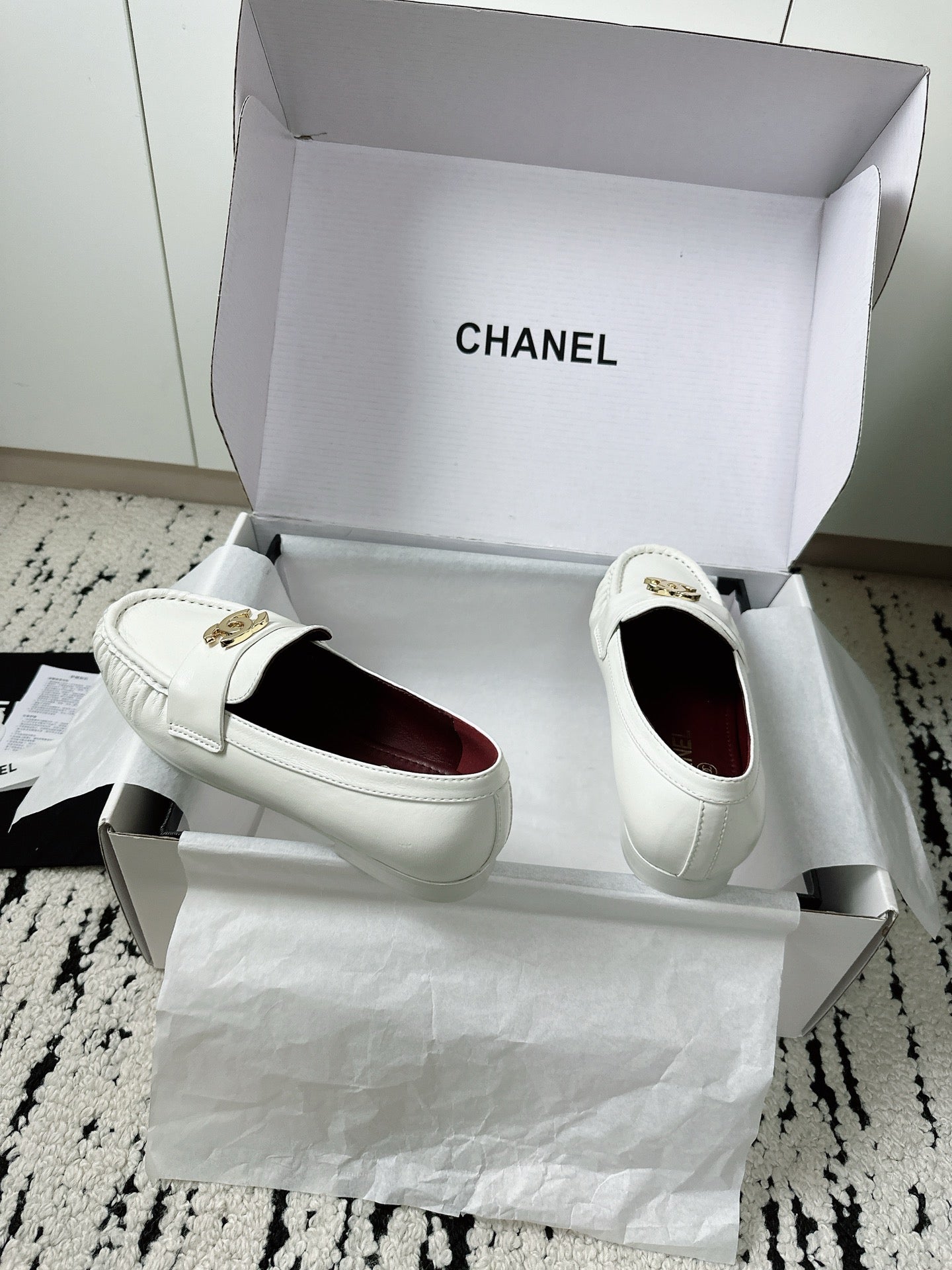 CC 26A Métiers d’art 2026 Loafer White Glossy Sheepskin 900702
