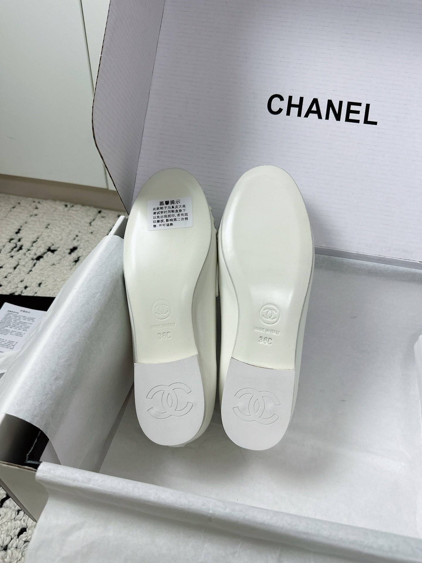 CC 26A Métiers d’art 2026 Loafer White Glossy Sheepskin 900702
