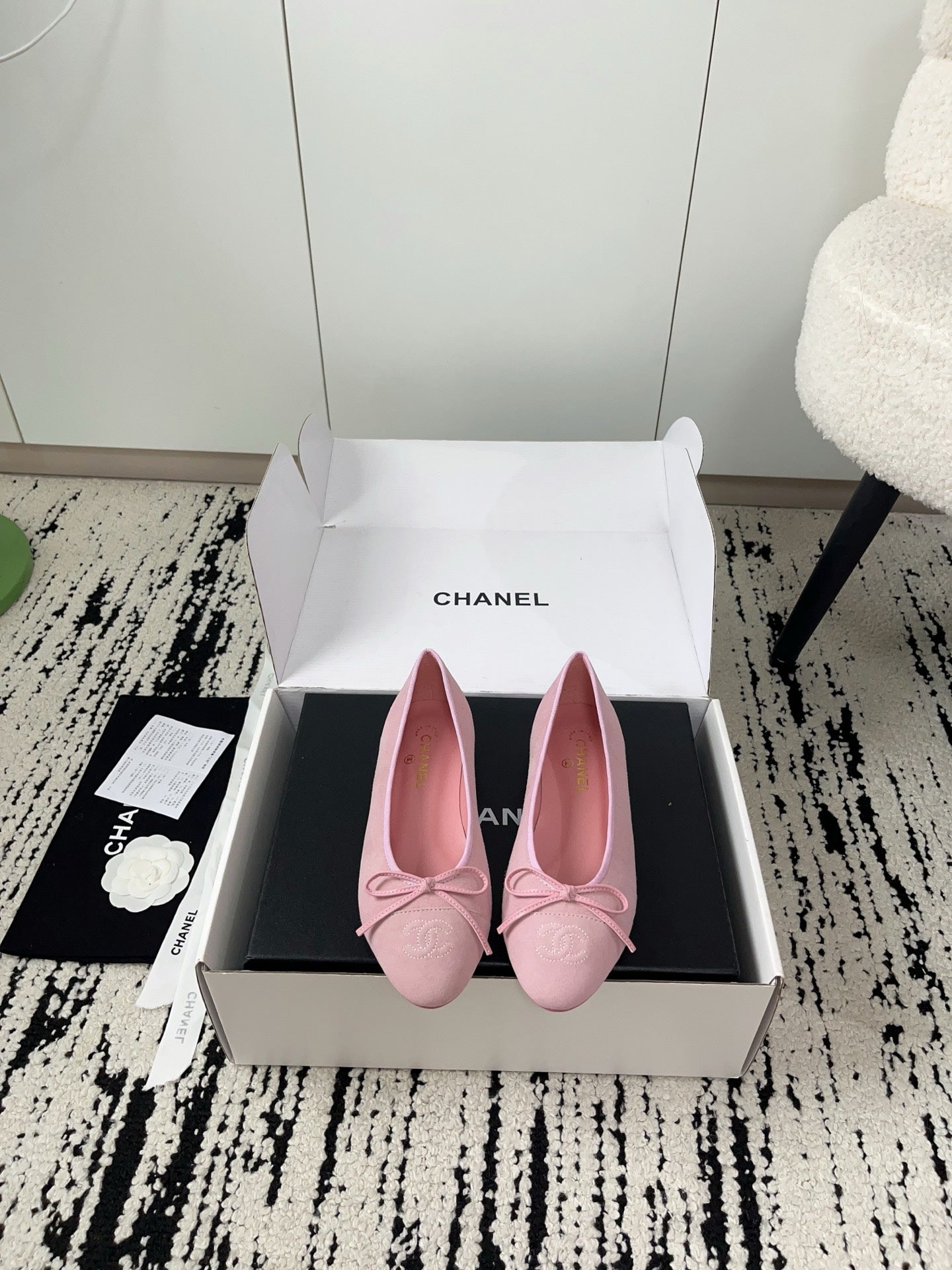 CC 26A Ballet Flat Light Pink Suede 900740