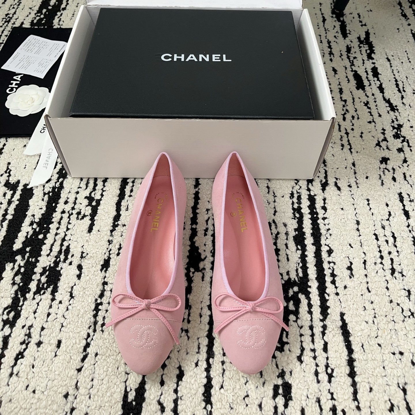 CC 26A Ballet Flat Light Pink Suede 900740