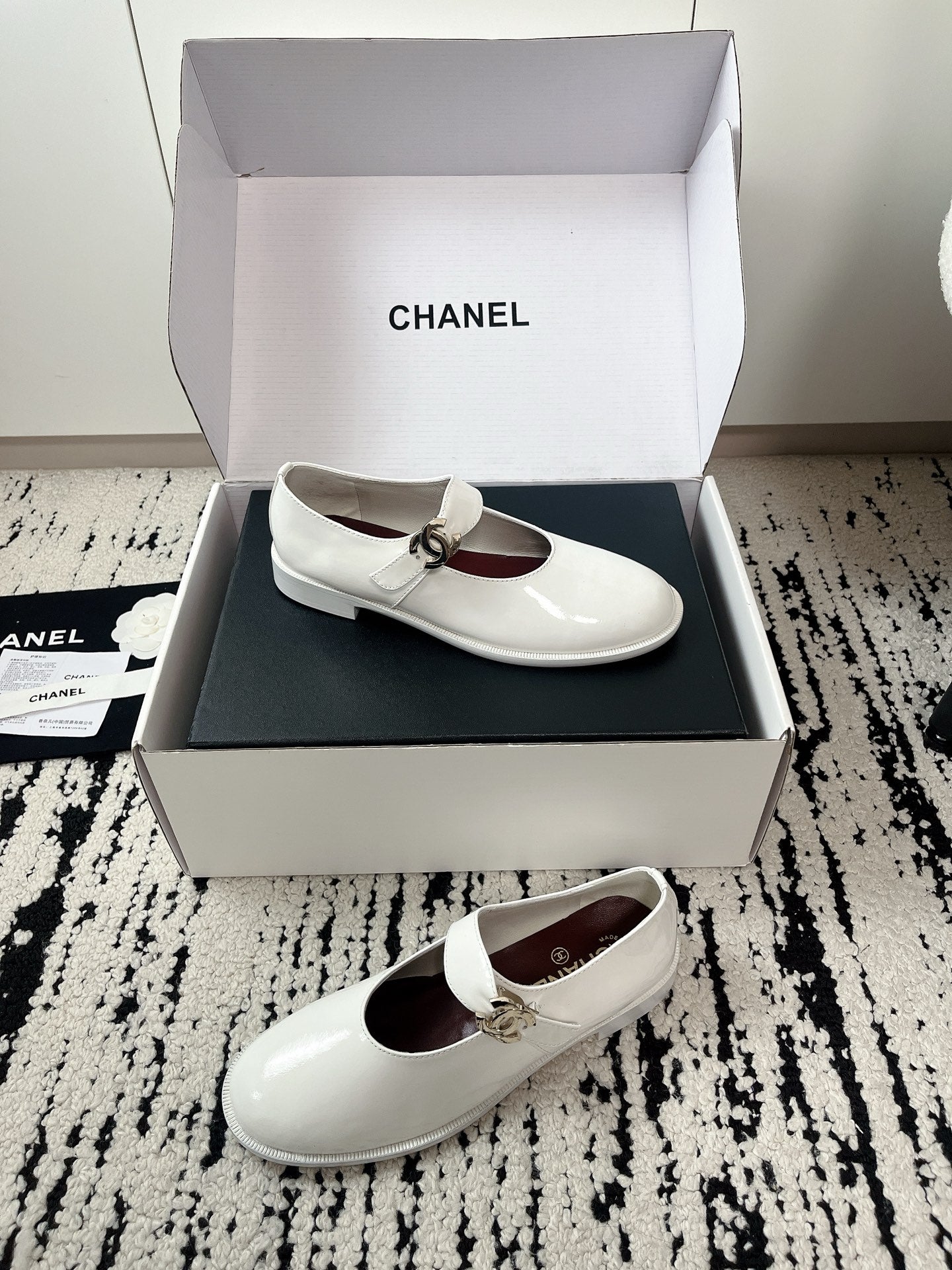 CC 26A Mary Jane Strap White Glossy Leather 900768