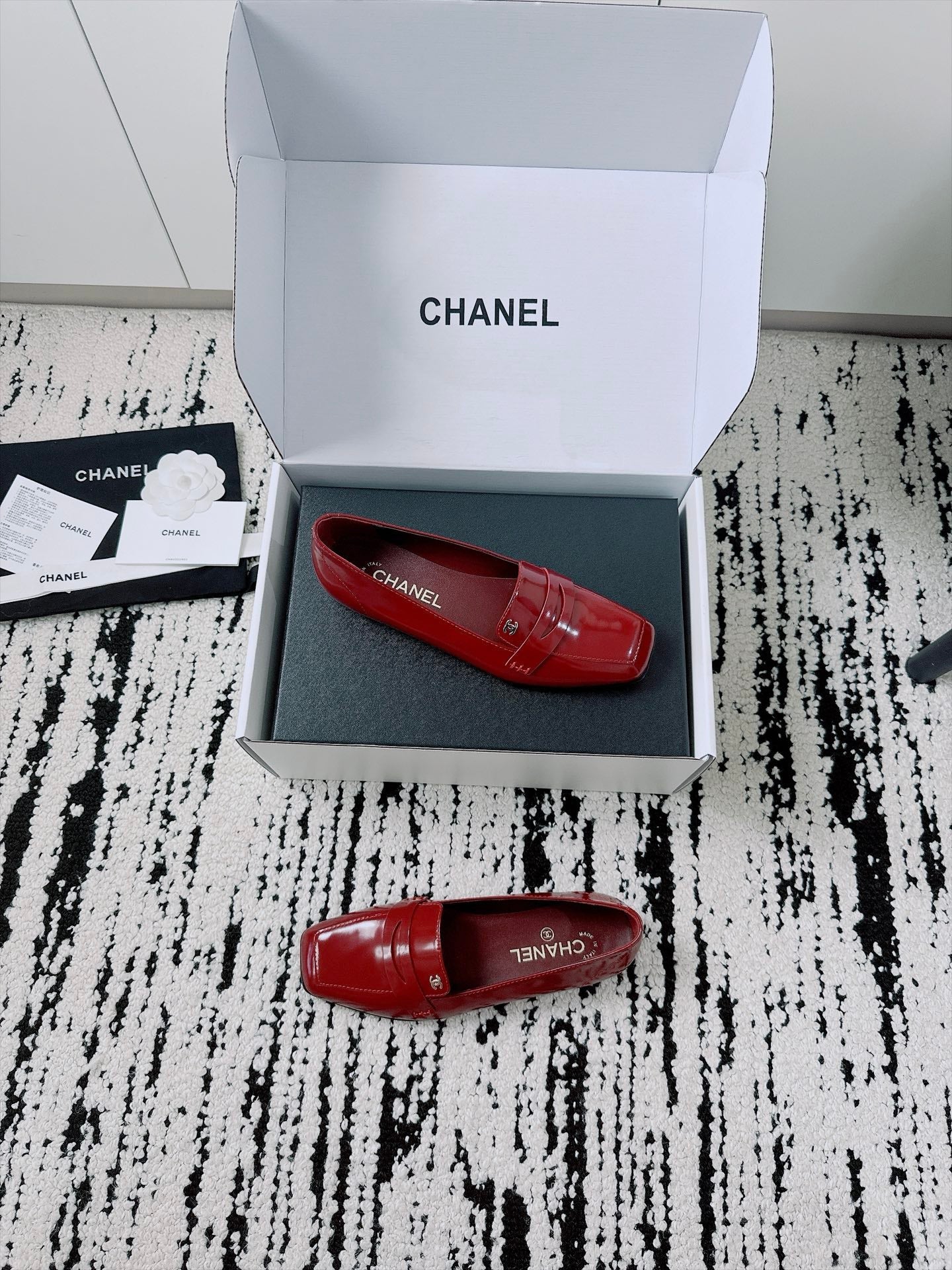 CC AW26 Mocassins Falt Red Shiny Leather 942471