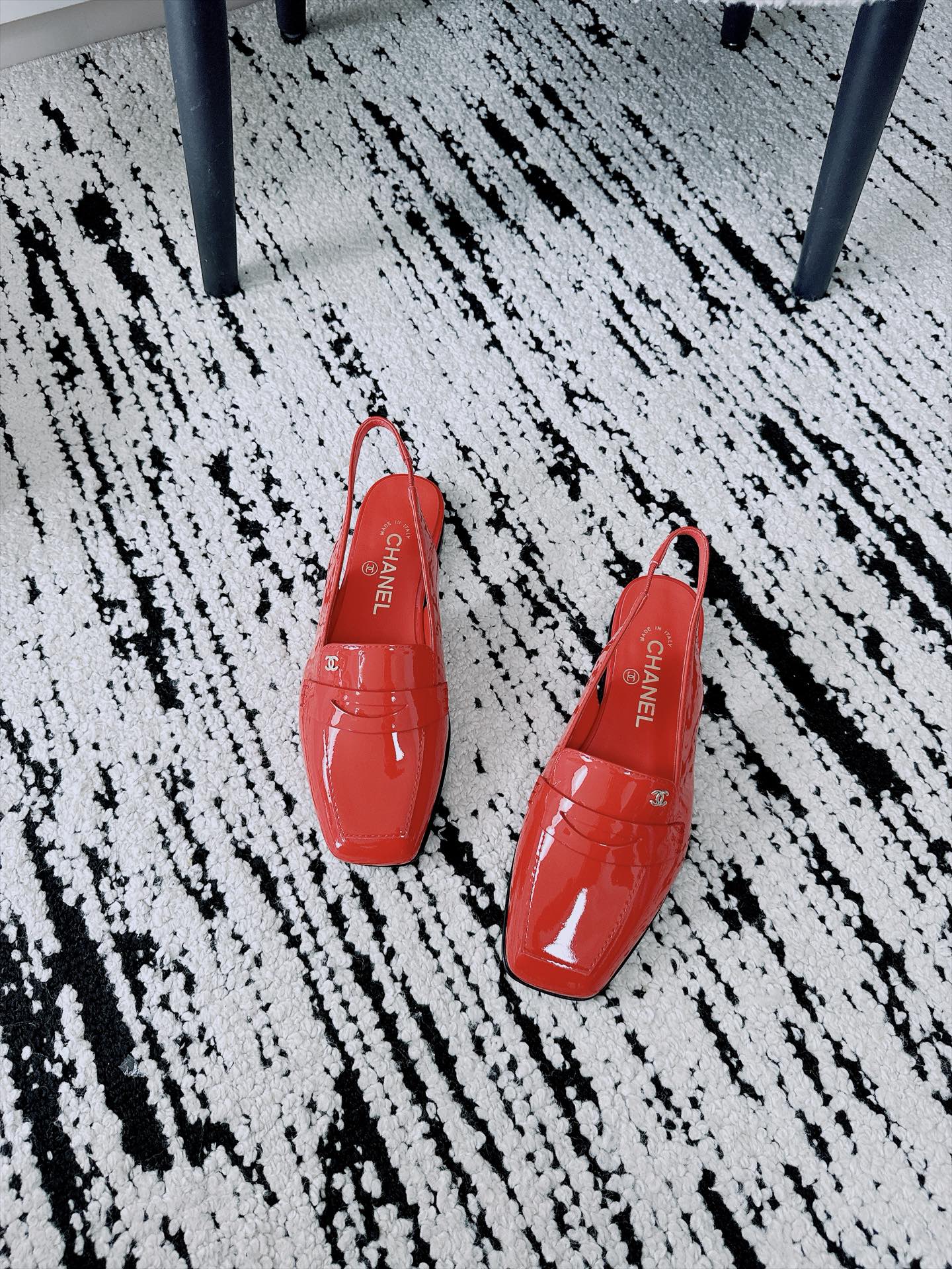 CC AW26 Mocassins Slingback Loafers Bright Red Shiny Leather 942467