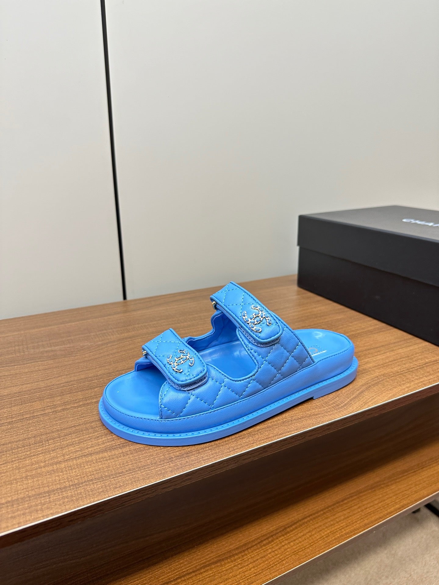 CC 26s Dad Sandal Bright Blue Sheepskin 965034