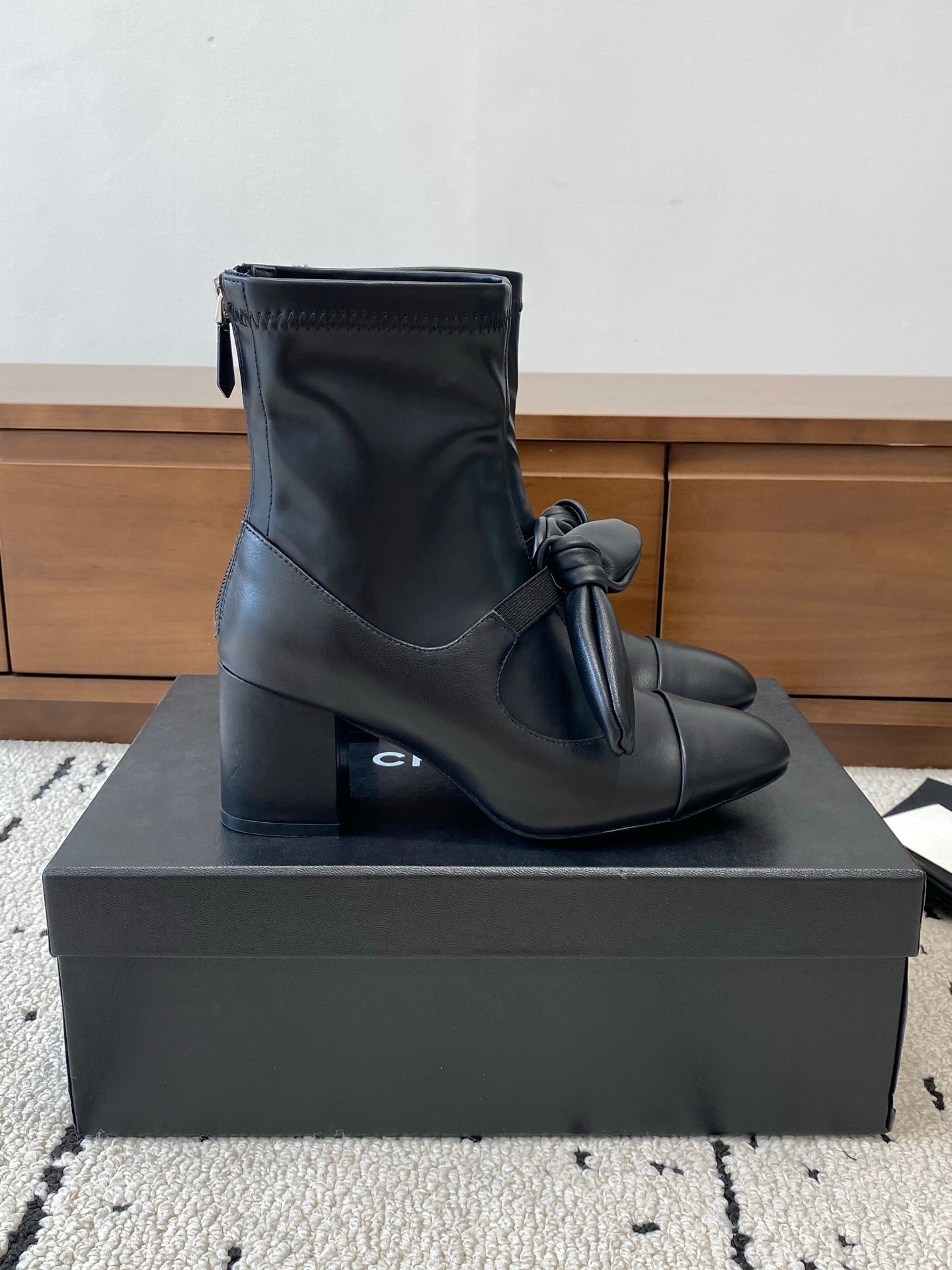 CC Big Ribbon Middle Boots Heel 50mm Black Sheepskin 529280