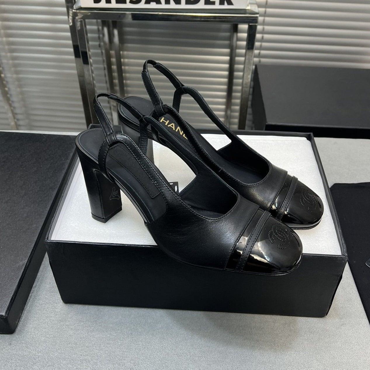 slingback beige black lambskin square toe 9.5