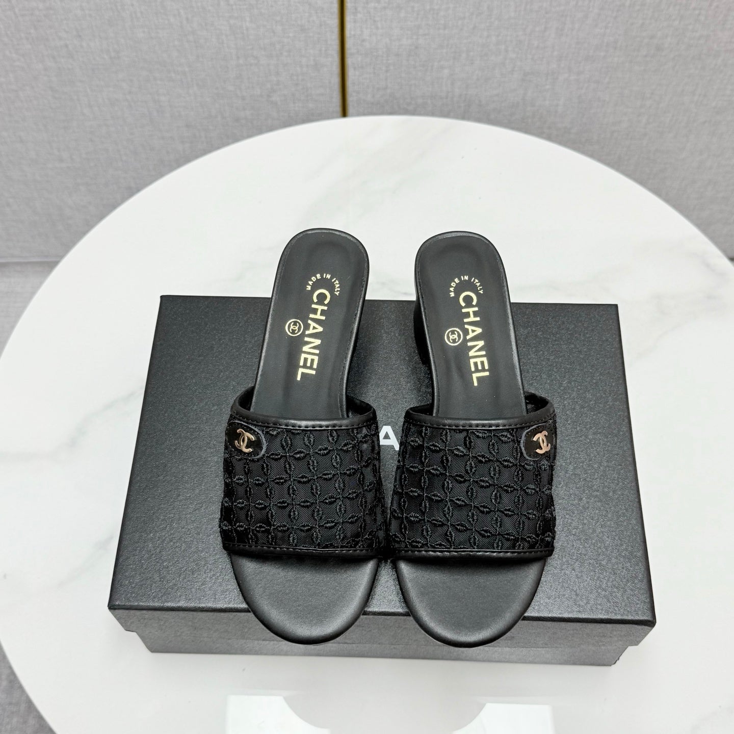 CC 25 Heel Sandals 50m Black Mesh And Sheepskin 368802