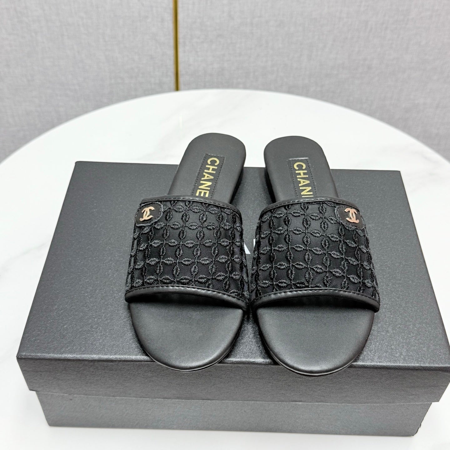CC 25 Flat Mule Sandals Black Mesh And Sheepskin 368806